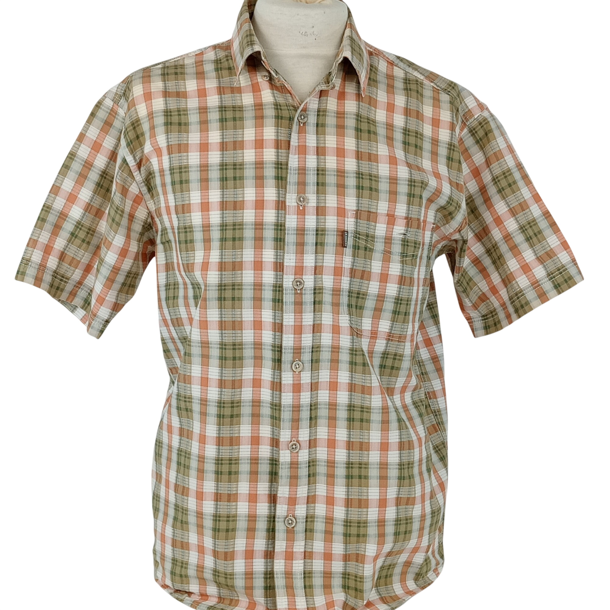 Acheter Chemise - homme -marque Aigle - manches courtes - couleur marron citrouille et vert - taille M (40) Très bon état - 10,50 € Chemise - homme -marque Aigle - manches courtes - couleur marron citrouille et vert - taille M (40) Très bon état reconditionné disponible sur Label Emmaüs