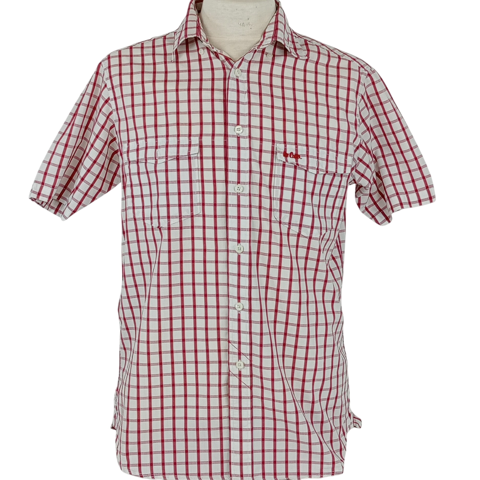 Acheter Chemise - homme - marque Lee Cooper - manches courtes - couleur blanc et rouge - taille M (40) Très bon état - 10,00 € Chemise - homme - marque Lee Cooper - manches courtes - couleur blanc et rouge - taille M (40) Très bon état reconditionné disponible sur Label Emmaüs