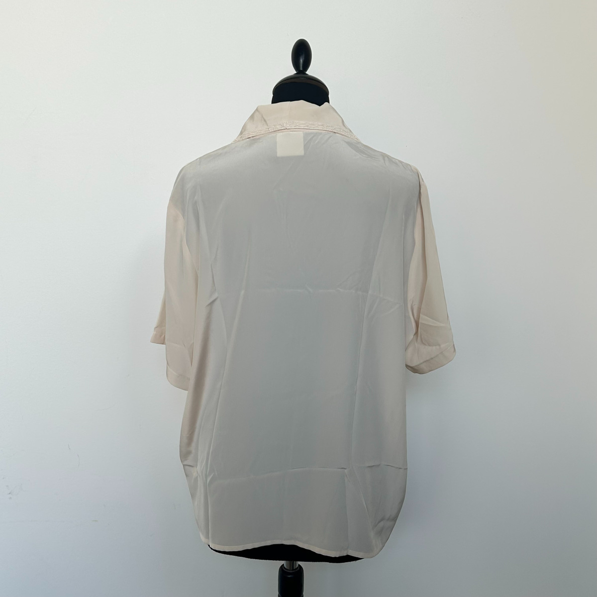 Voir photo 4 de Chemise Paris T.unique (taille M estimé) Chemise Paris T.unique (taille M estimé) Très bon état reconditionné photo 4