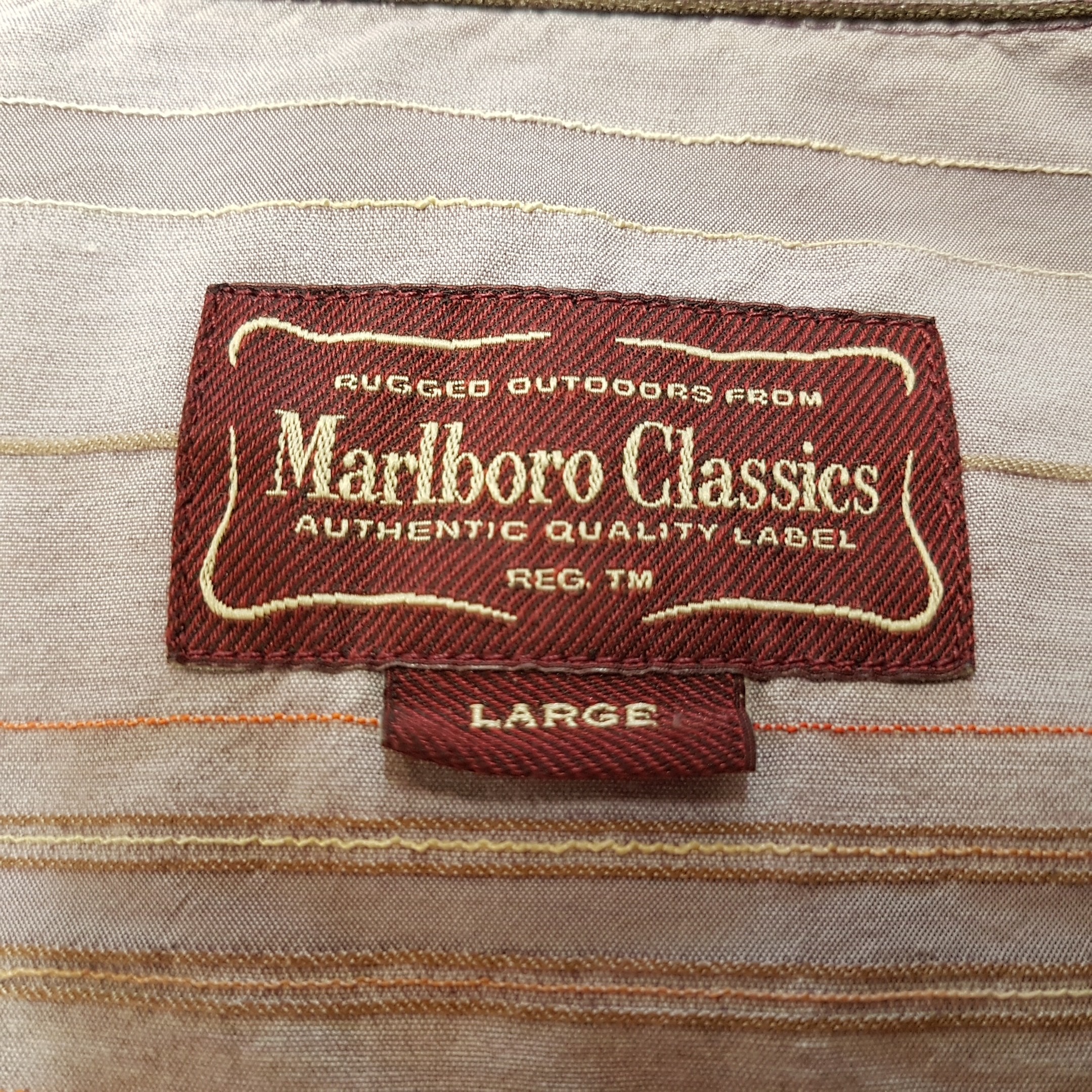 Voir photo 4 de Chemise parme à fines rayures - MARLBORO CLASSICS - Taille L Chemise parme à fines rayures - MARLBORO CLASSICS - Taille L Très bon état reconditionné photo 4