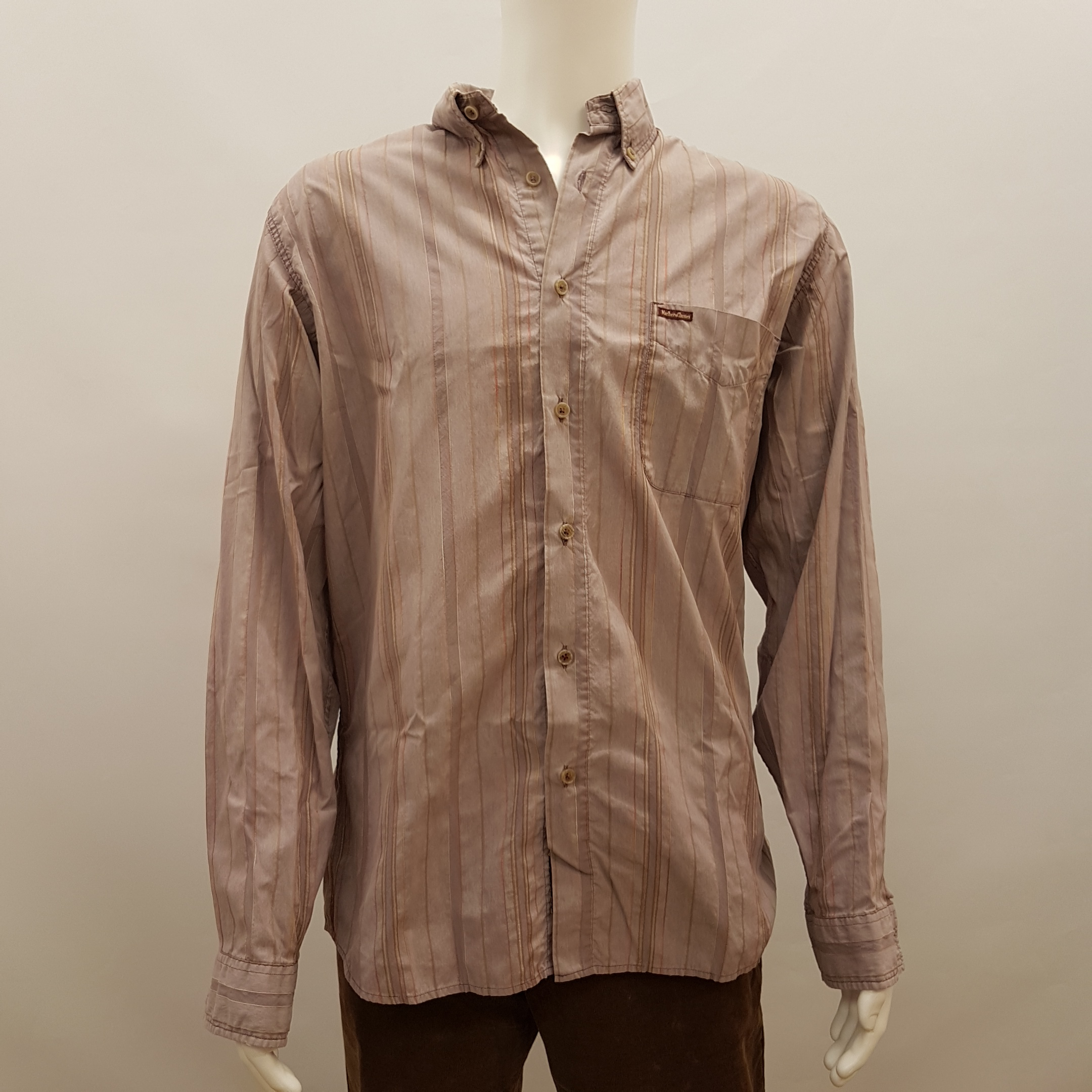 Acheter Chemise parme à fines rayures - MARLBORO CLASSICS - Taille L Très bon état - 11,50 € Chemise parme à fines rayures - MARLBORO CLASSICS - Taille L Très bon état reconditionné disponible sur Label Emmaüs