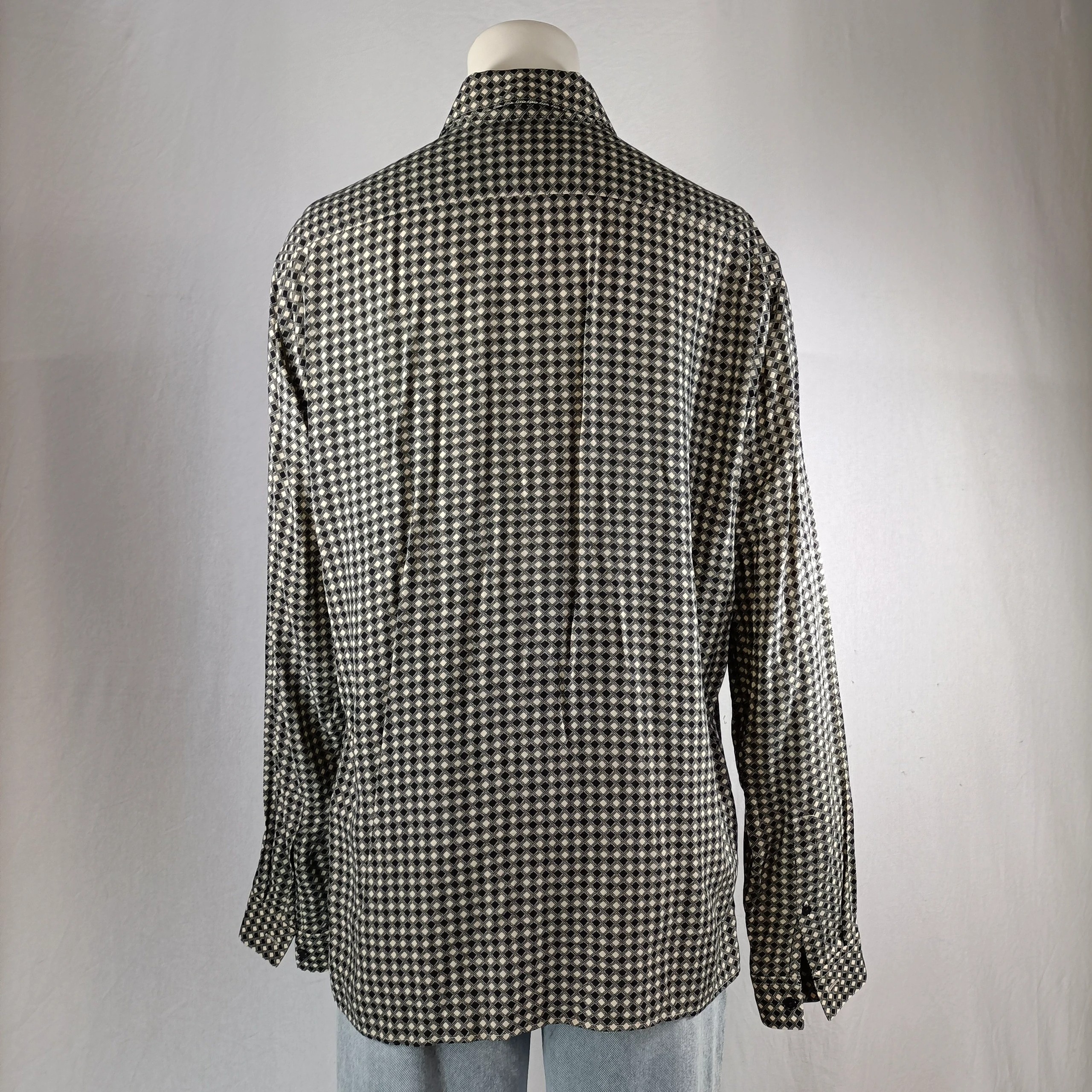 Voir photo 7 de Chemise The Kooples motif géométrique viscose fluide taille M Chemise The Kooples motif géométrique viscose fluide taille M Très bon état reconditionné photo 7