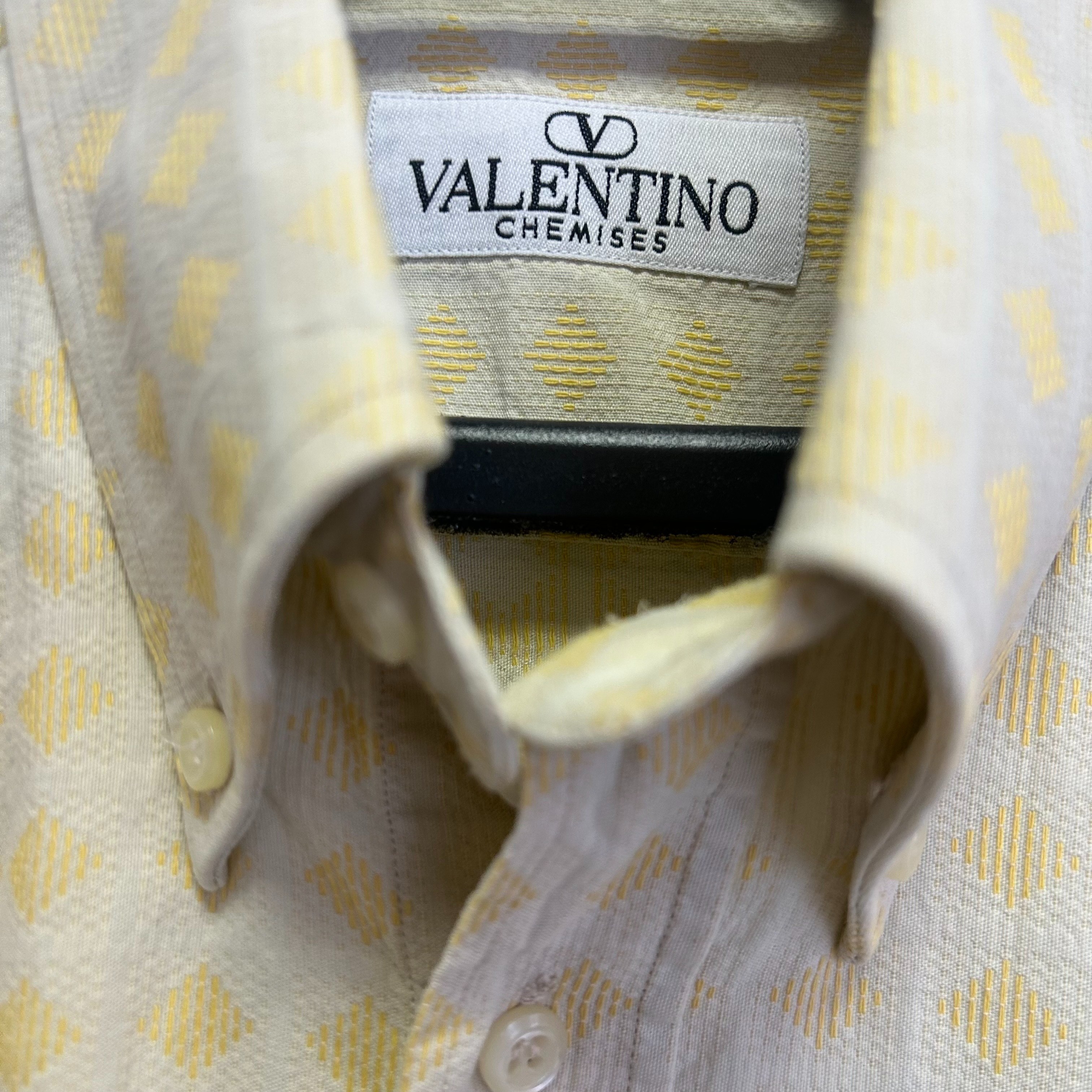 Voir photo 3 de Chemise Valentino jaune – Homme – Taille 38 Chemise Valentino jaune – Homme – Taille 38 Très bon état reconditionné photo 3