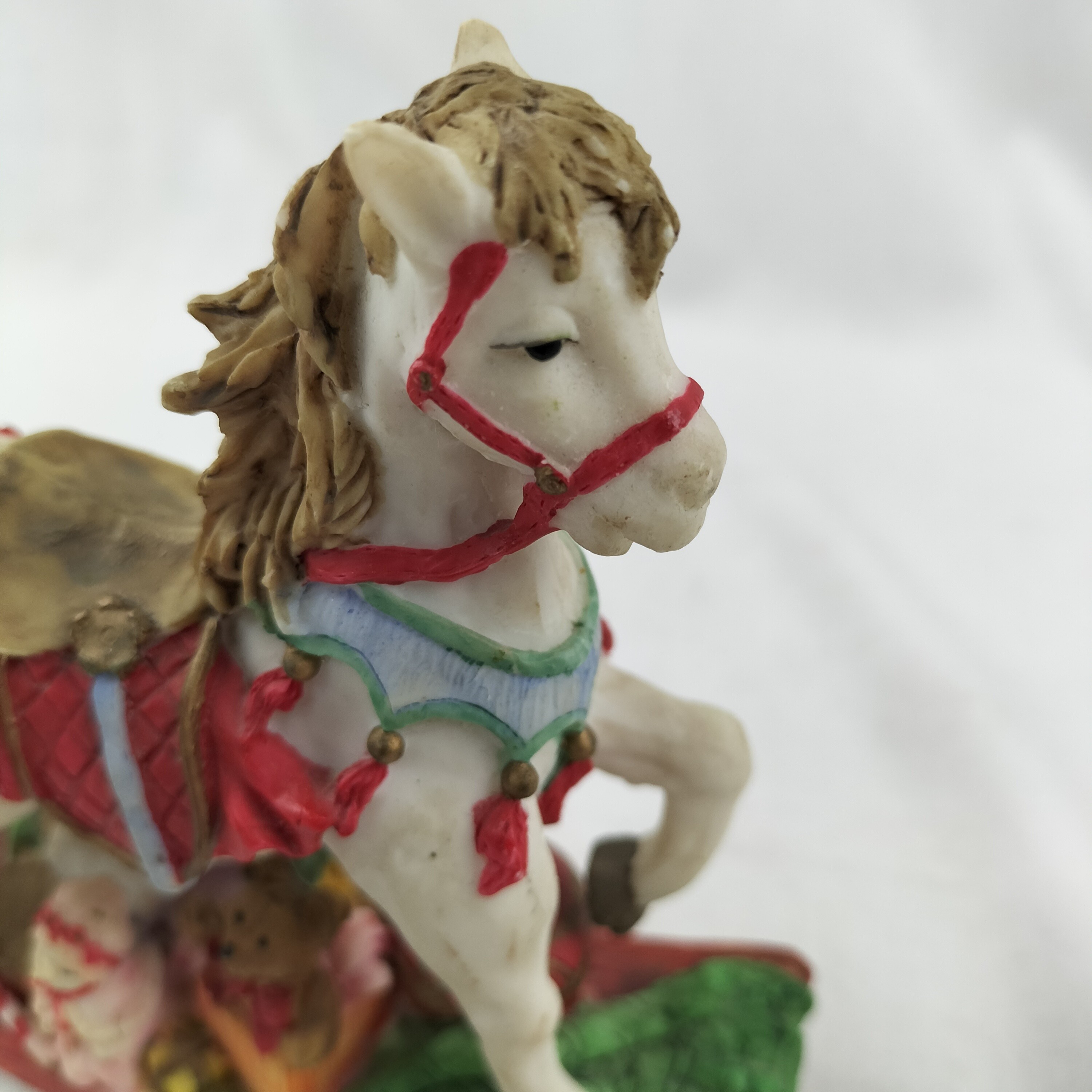 Voir photo 5 de Cheval à bascule décoratif ancien style – Figurine vintage en résine patinée par le temps Cheval à bascule décoratif ancien style – Figurine vintage en résine patinée par le temps Bon état reconditionné photo 5