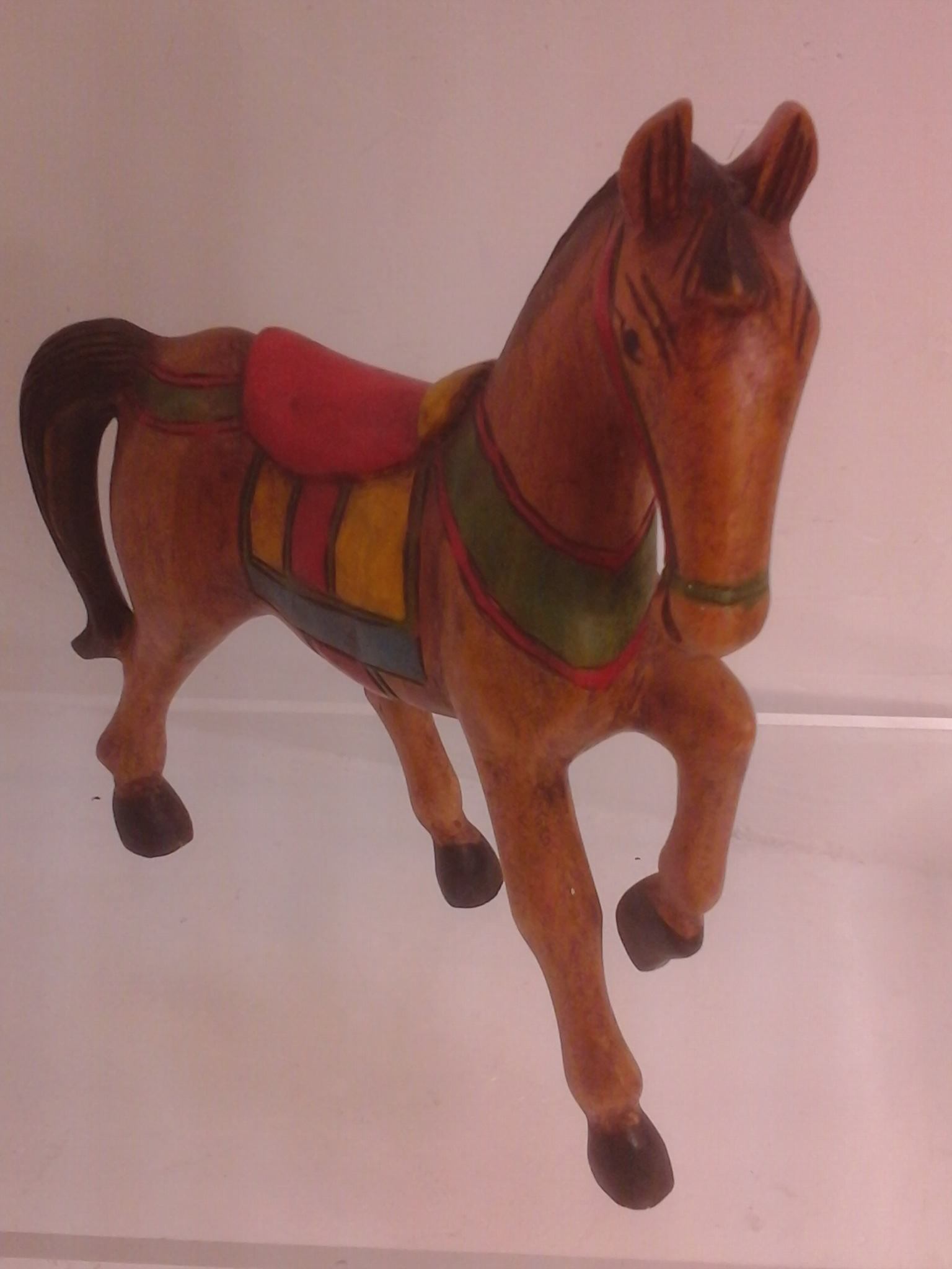 Voir photo 3 de Cheval au Pas sculpté en bois de Suar - 39x28 (Droit) Cheval au Pas sculpté en bois de Suar - 39x28 (Droit) Très bon état reconditionné photo 3