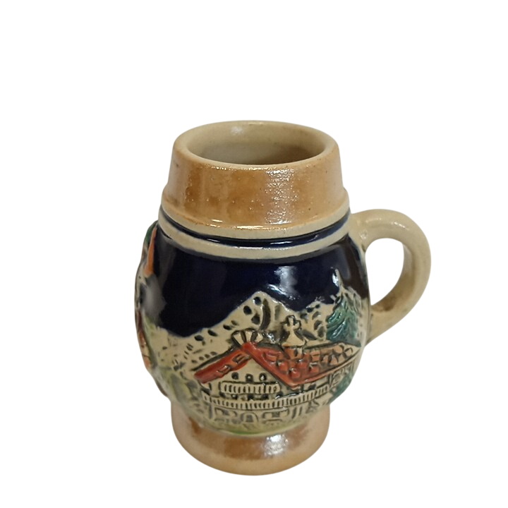 Acheter Chope à bière vintage allemande Bon état - 10,00 € Chope à bière vintage allemande Bon état reconditionné disponible sur Label Emmaüs
