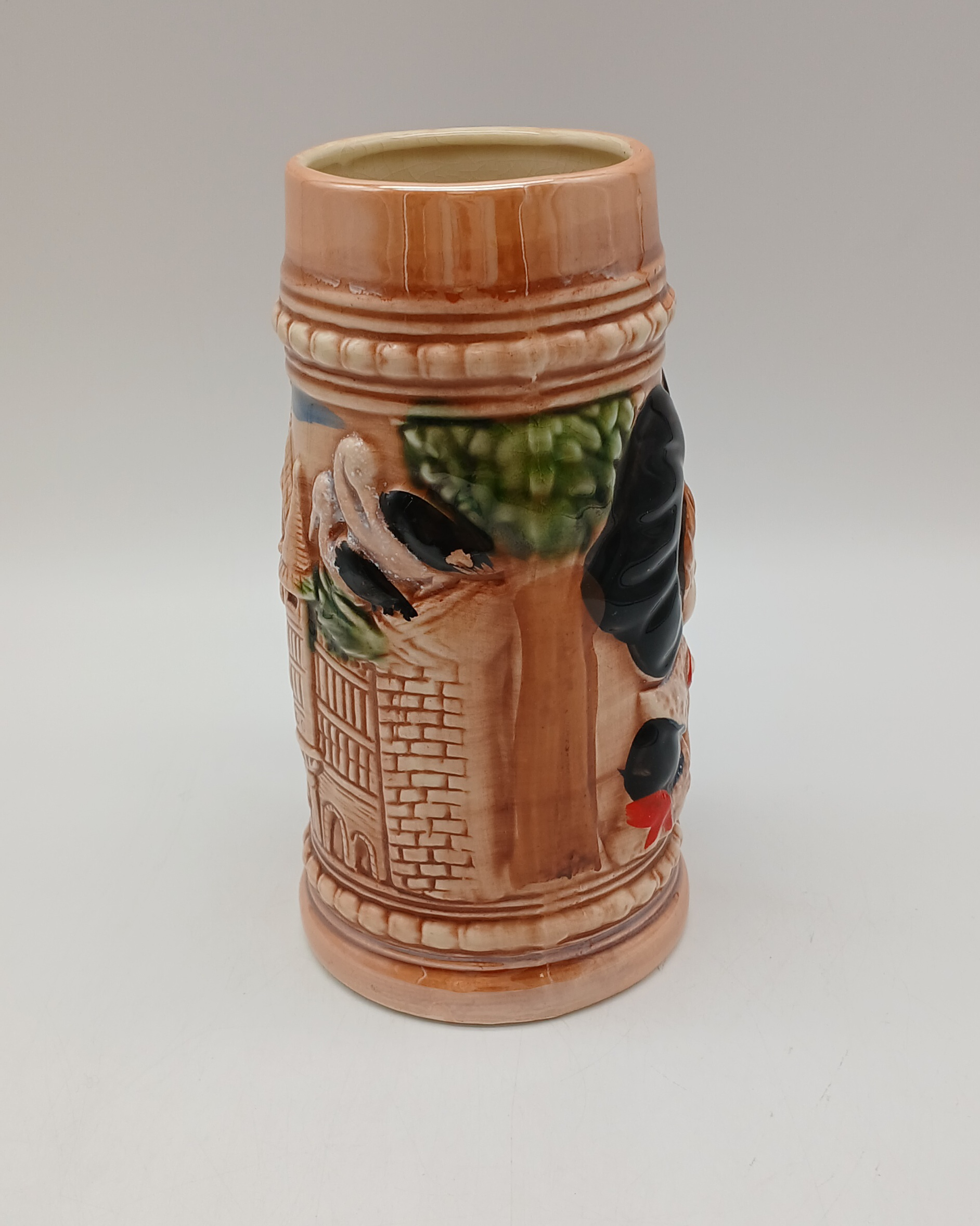 Voir photo 4 de Chope de bière vintage en céramique à relief – Décor Alsacien / Allemand & Château (Made in Japan) Chope de bière vintage en céramique à relief – Décor Alsacien / Allemand & Château (Made in Japan) reconditionné photo 4