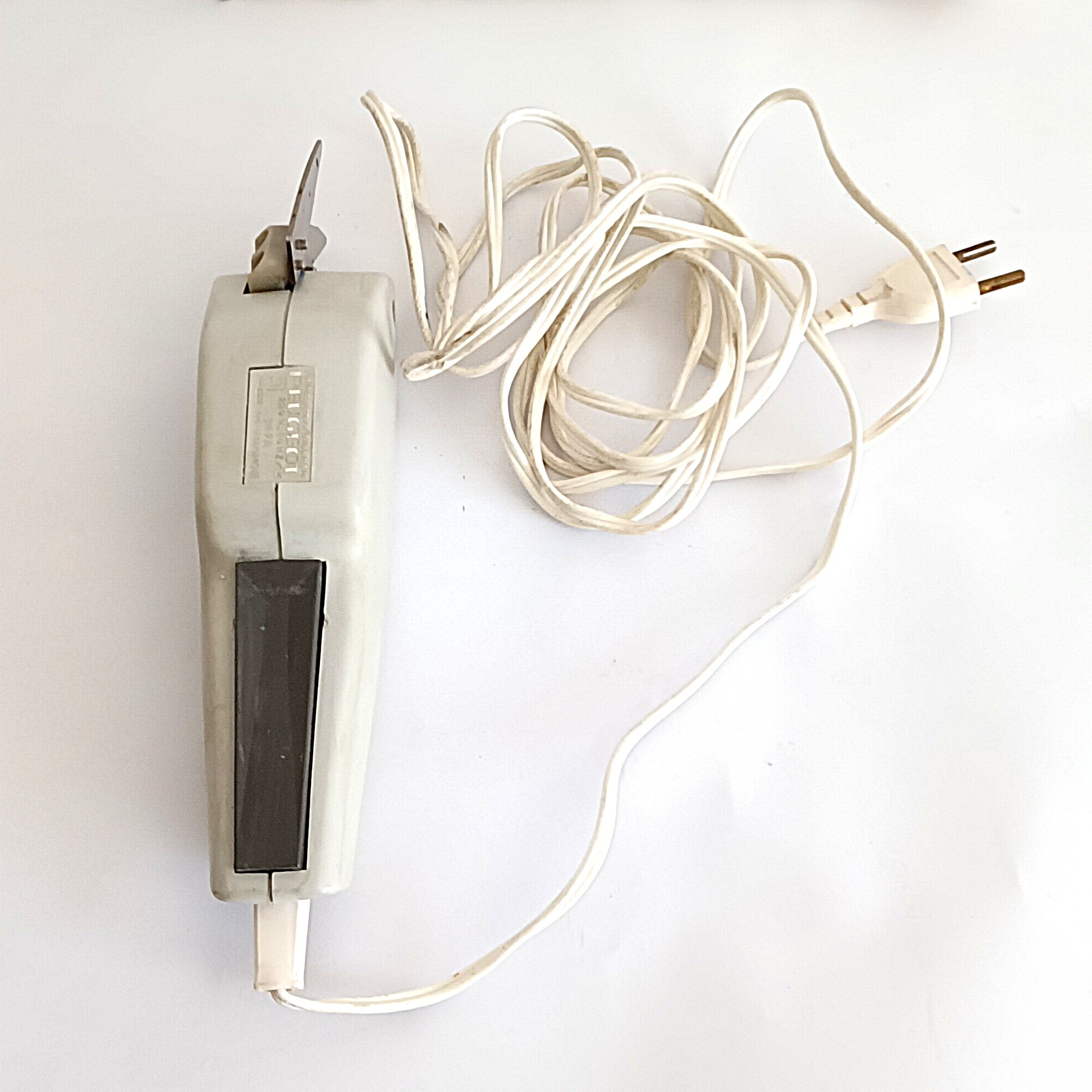 Voir photo 4 de Ciseaux électriques Peugeot – Modèle 967A avec boîte et notice Ciseaux électriques Peugeot – Modèle 967A avec boîte et notice Bon état reconditionné photo 4