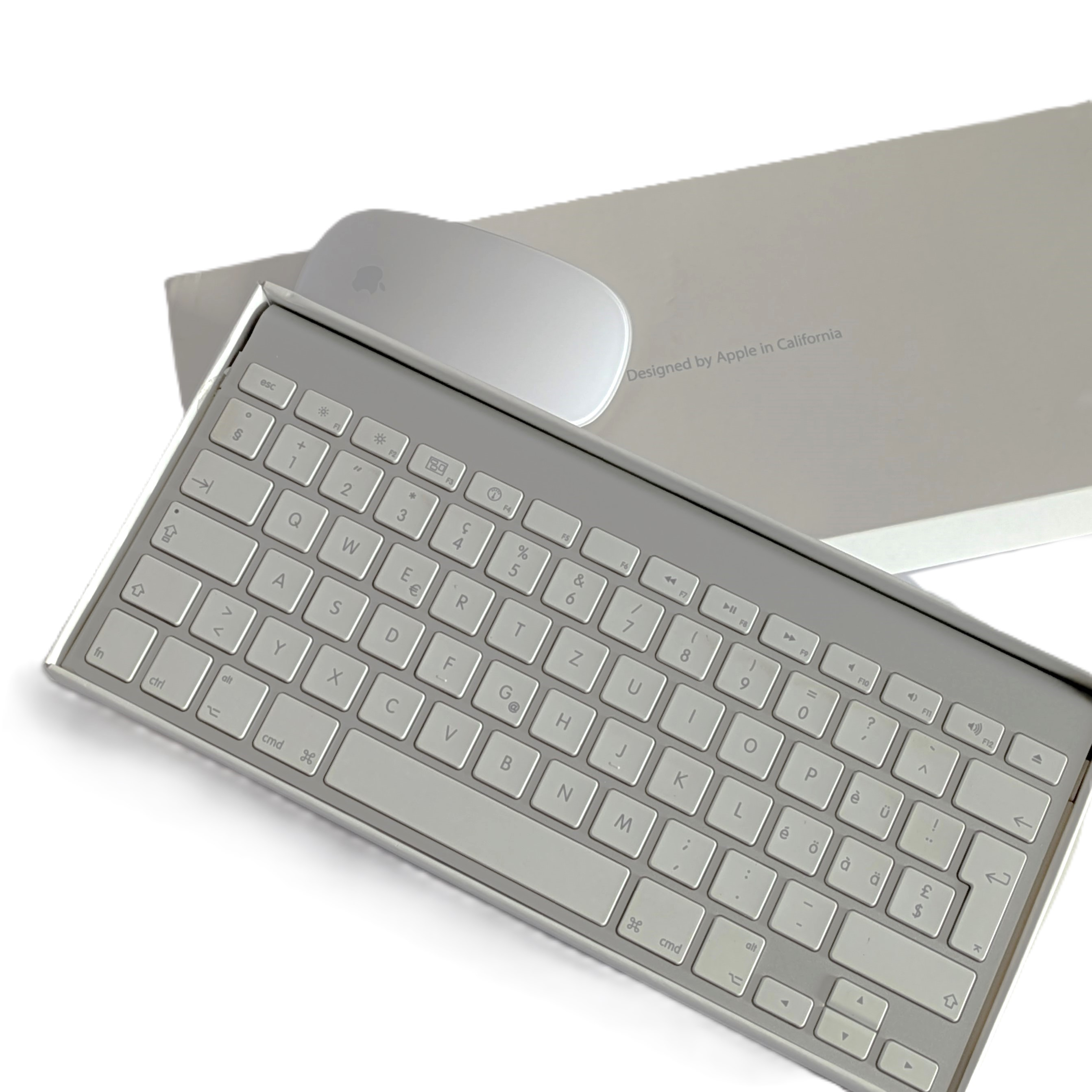 Voir photo 3 de Clavier Apple Magic Keyboard A1314 QWERTZ Clavier Apple Magic Keyboard A1314 QWERTZ Parfait état reconditionné photo 3