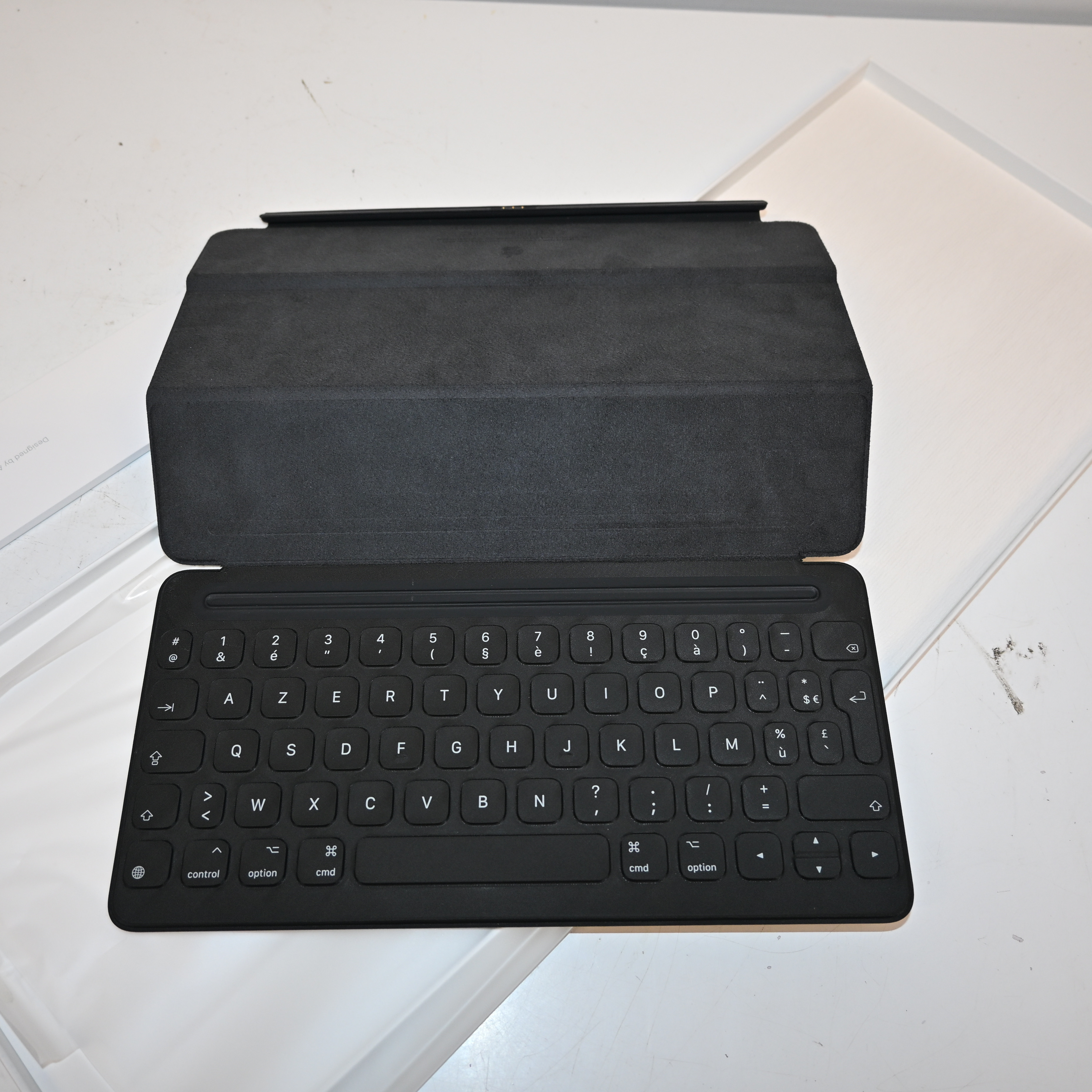 Voir photo 2 de Clavier Apple Smart Keyboard pour Ipad Clavier Apple Smart Keyboard pour Ipad Très bon état reconditionné photo 2