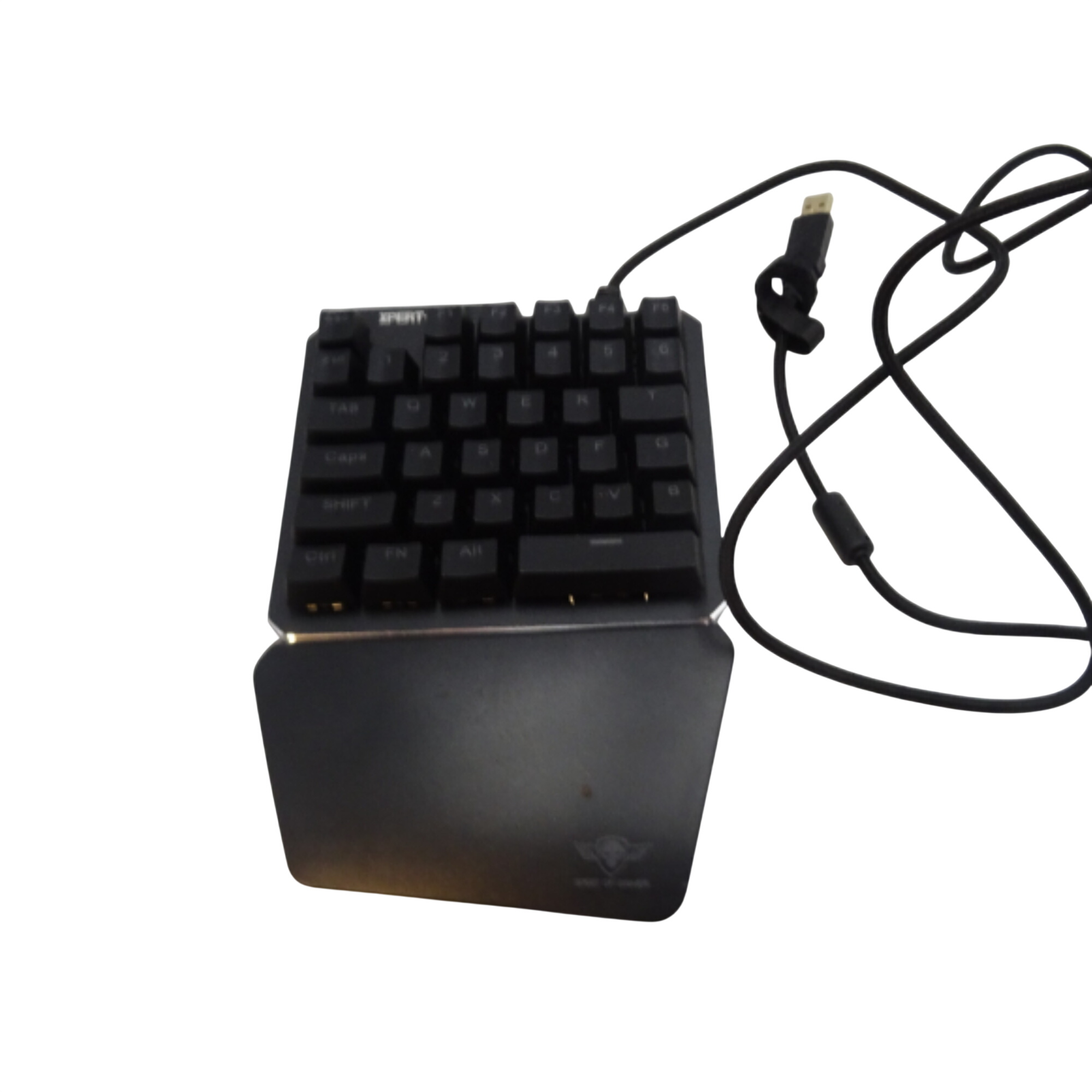 Clavier gaming pour console. Bon état - 12,00 € Clavier gaming pour console. Bon état reconditionné disponible sur Label Emmaüs