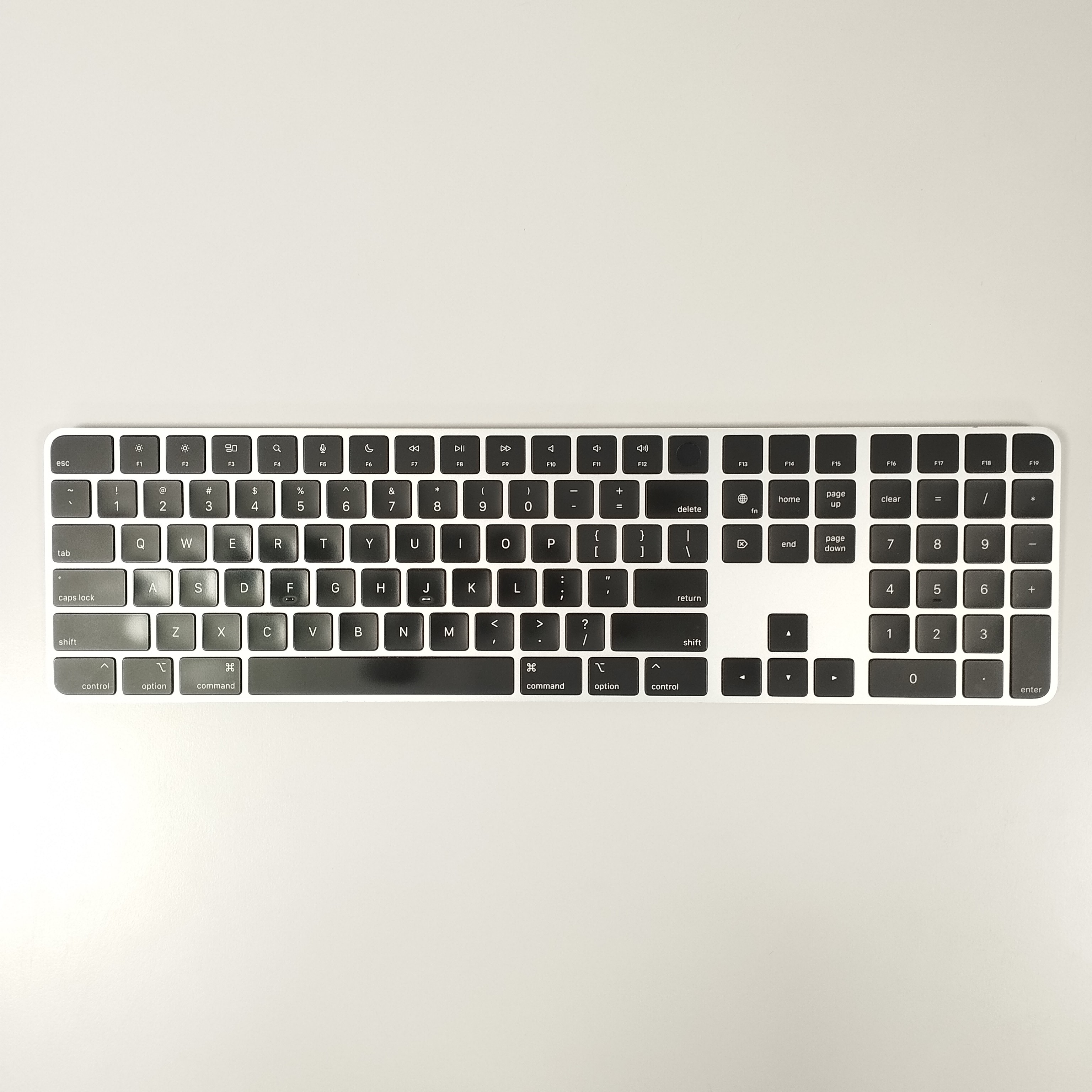 Voir photo 4 de Clavier Magic Keyboard Apple avec Touch ID (QWERTY) Clavier Magic Keyboard Apple avec Touch ID (QWERTY) Parfait état reconditionné photo 4