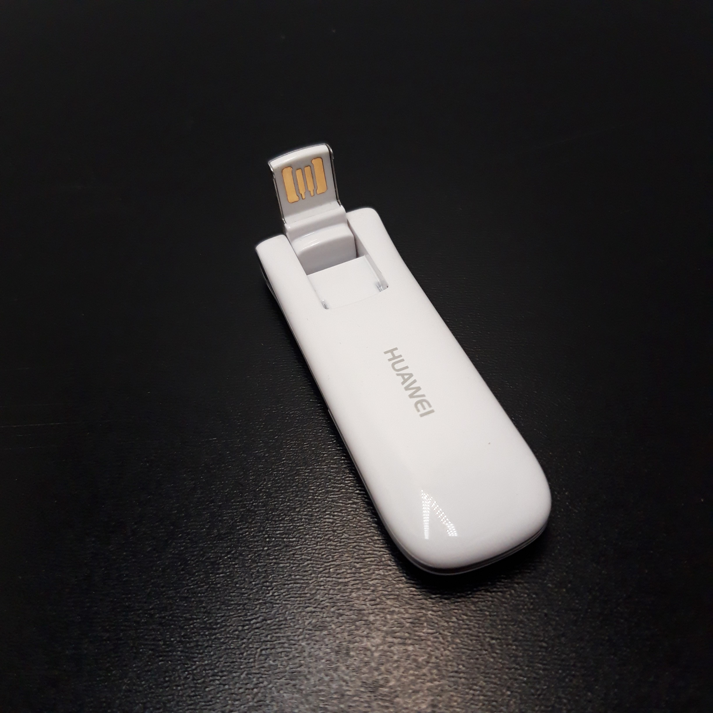Voir photo 3 de Clé 4g - Huawei | Dero Clé 4g - Huawei Bon état reconditionné photo 3 | Dero