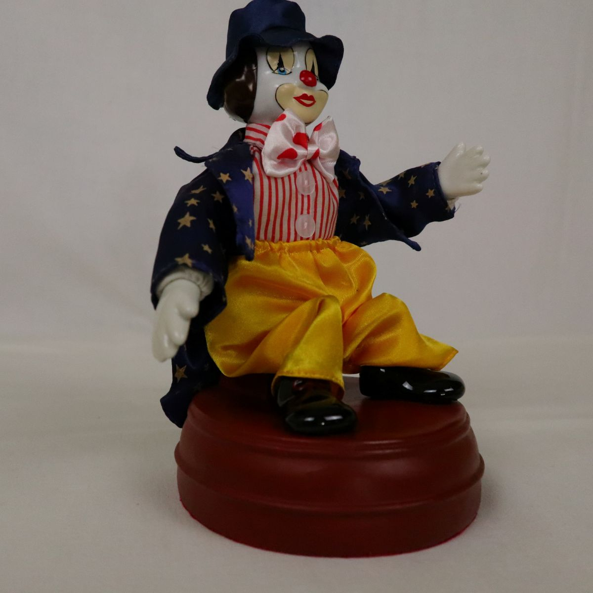 Voir photo 5 de Clown automate sur socle - Boite à musique - Poupée porcelaine Clown automate sur socle - Boite à musique - Poupée porcelaine Parfait état reconditionné photo 5