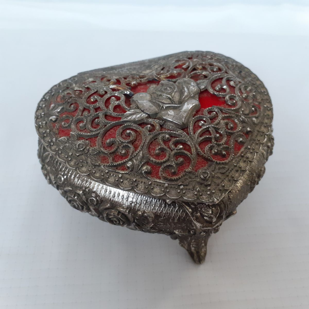 Voir photo 4 de Coffre à bijoux - étain - Coeur rouge Coffre à bijoux - étain - Coeur rouge Très bon état reconditionné photo 4