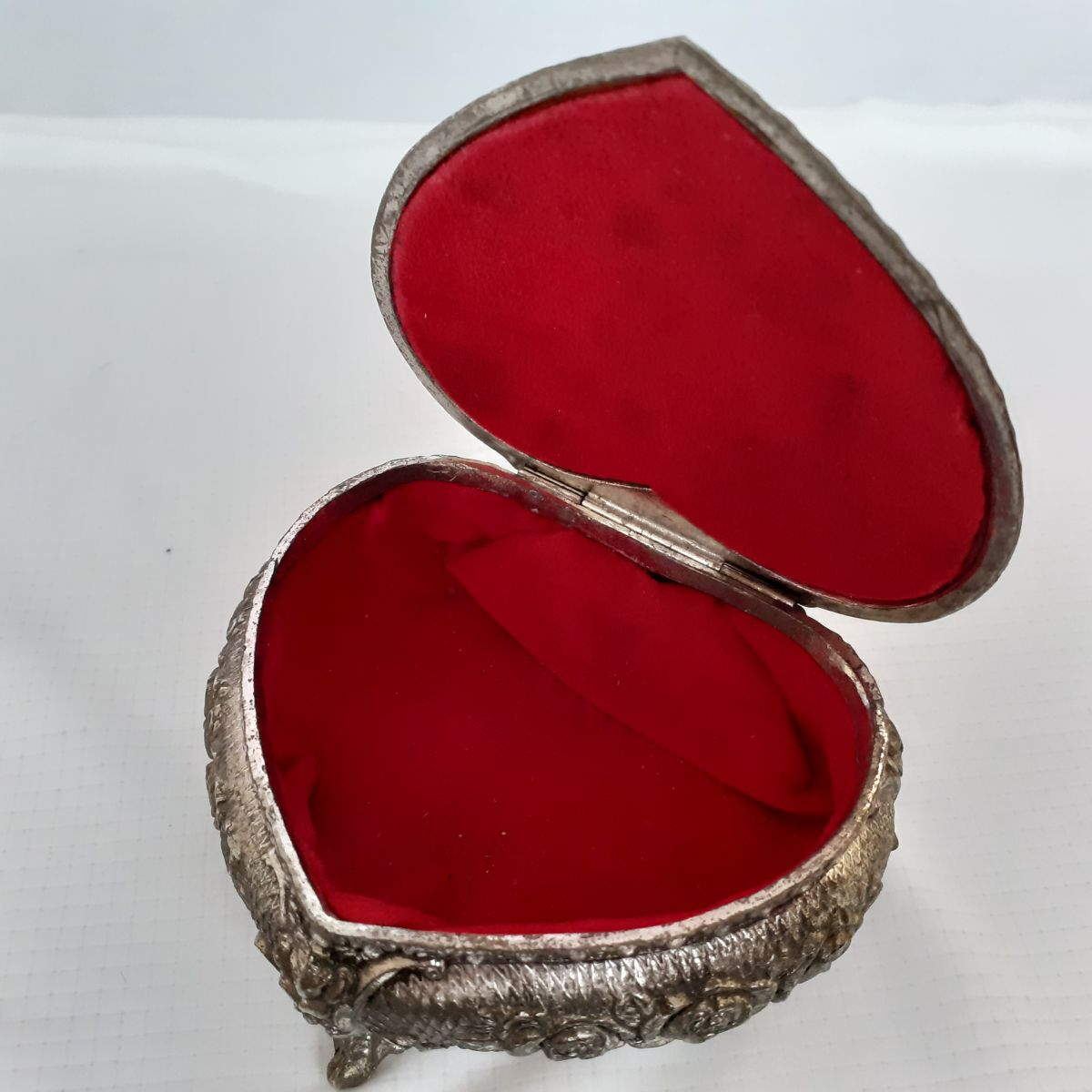 Voir photo 9 de Coffre à bijoux - étain - Coeur rouge Coffre à bijoux - étain - Coeur rouge Très bon état reconditionné photo 9