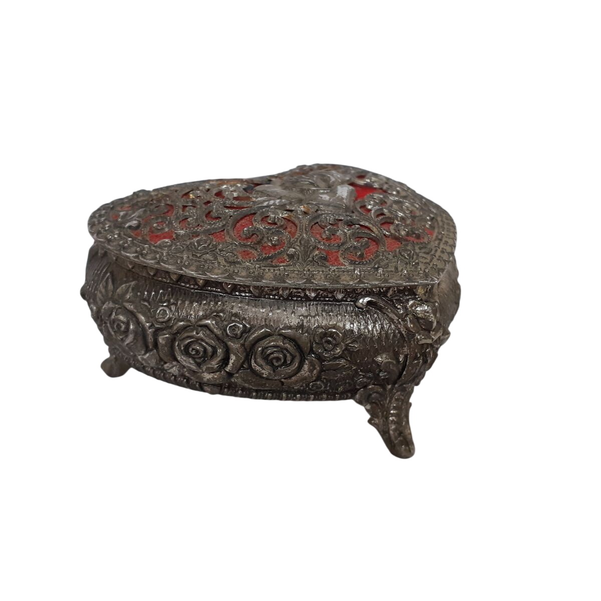 Coffre à bijoux - étain - Coeur rouge Très bon état - 10,00 € Coffre à bijoux - étain - Coeur rouge Très bon état reconditionné disponible sur Label Emmaüs