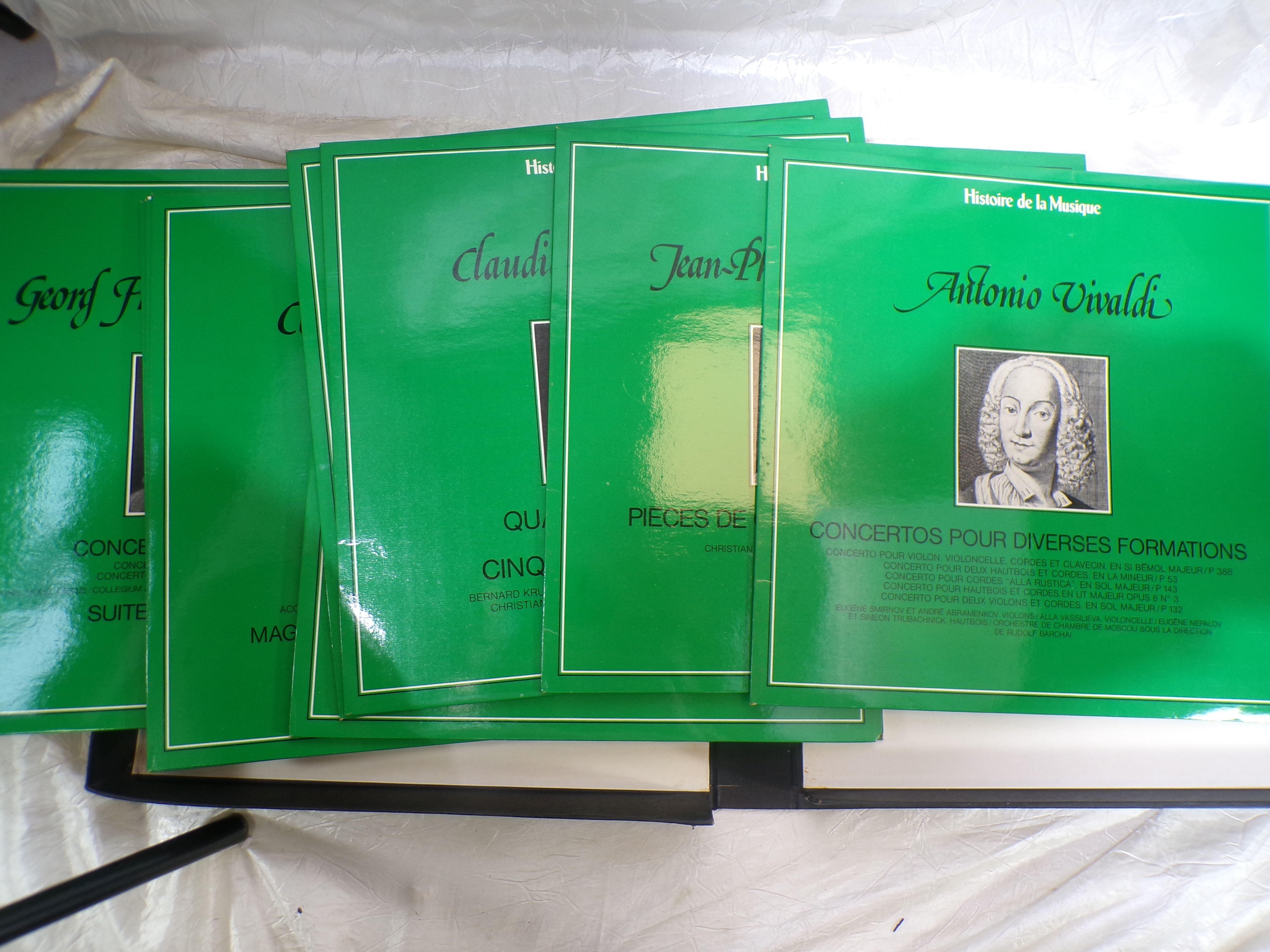 Voir photo 2 de Coffret 10 Vinyles 33T - Histoire de la Musique (Vol. 1 : De Monteverdi à Haendel) Coffret 10 Vinyles 33T - Histoire de la Musique (Vol. 1 : De Monteverdi à Haendel) Très bon état reconditionné photo 2