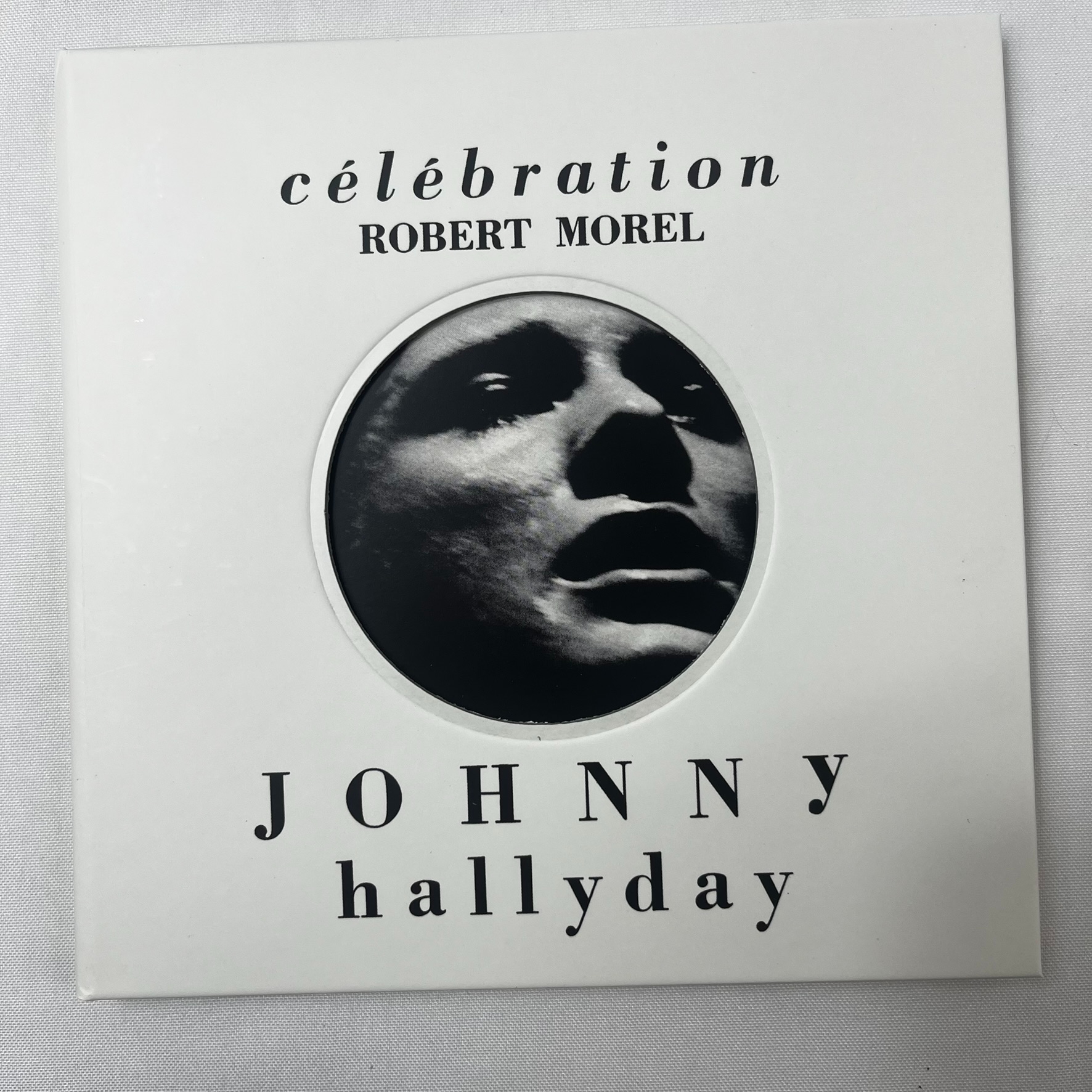 Voir photo 12 de Coffret 45 T Johnny Hallyday 1967/1969 Coffret 45 T Johnny Hallyday 1967/1969 Très bon état reconditionné photo 12
