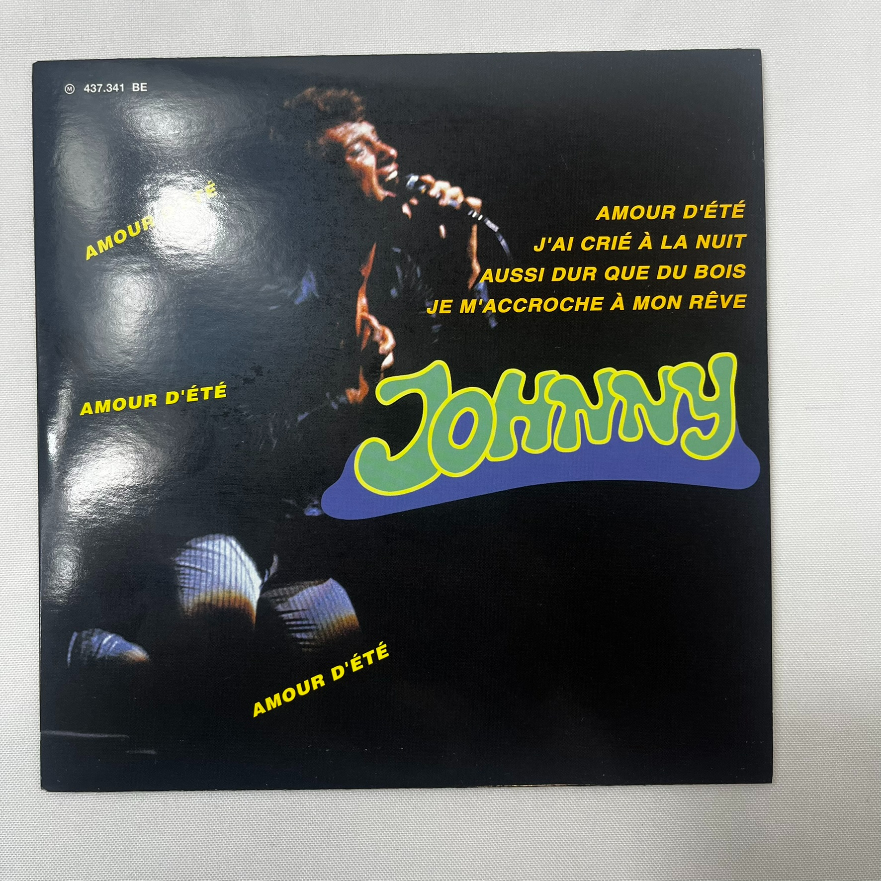 Voir photo 8 de Coffret 45 T Johnny Hallyday 1967/1969 Coffret 45 T Johnny Hallyday 1967/1969 Très bon état reconditionné photo 8