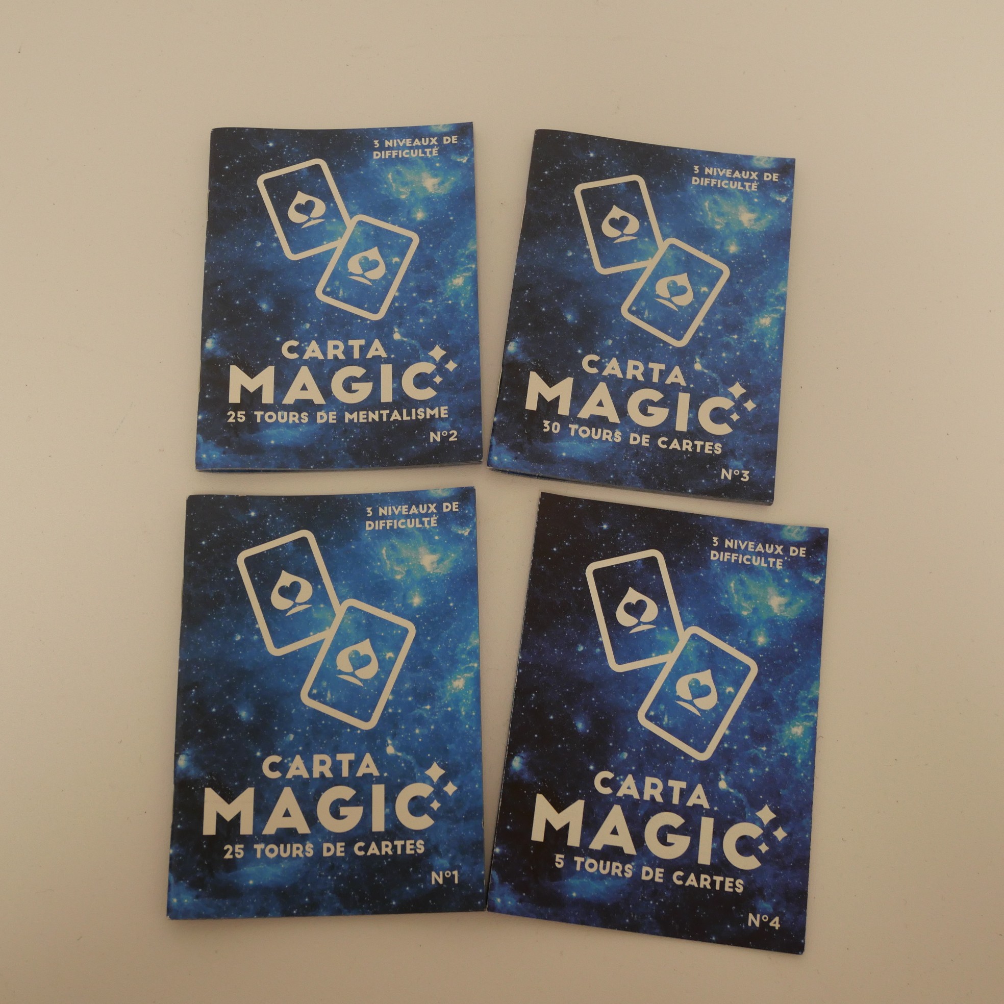 Voir photo 4 de Coffret carte magic 25 tours Coffret carte magic 25 tours Très bon état reconditionné photo 4