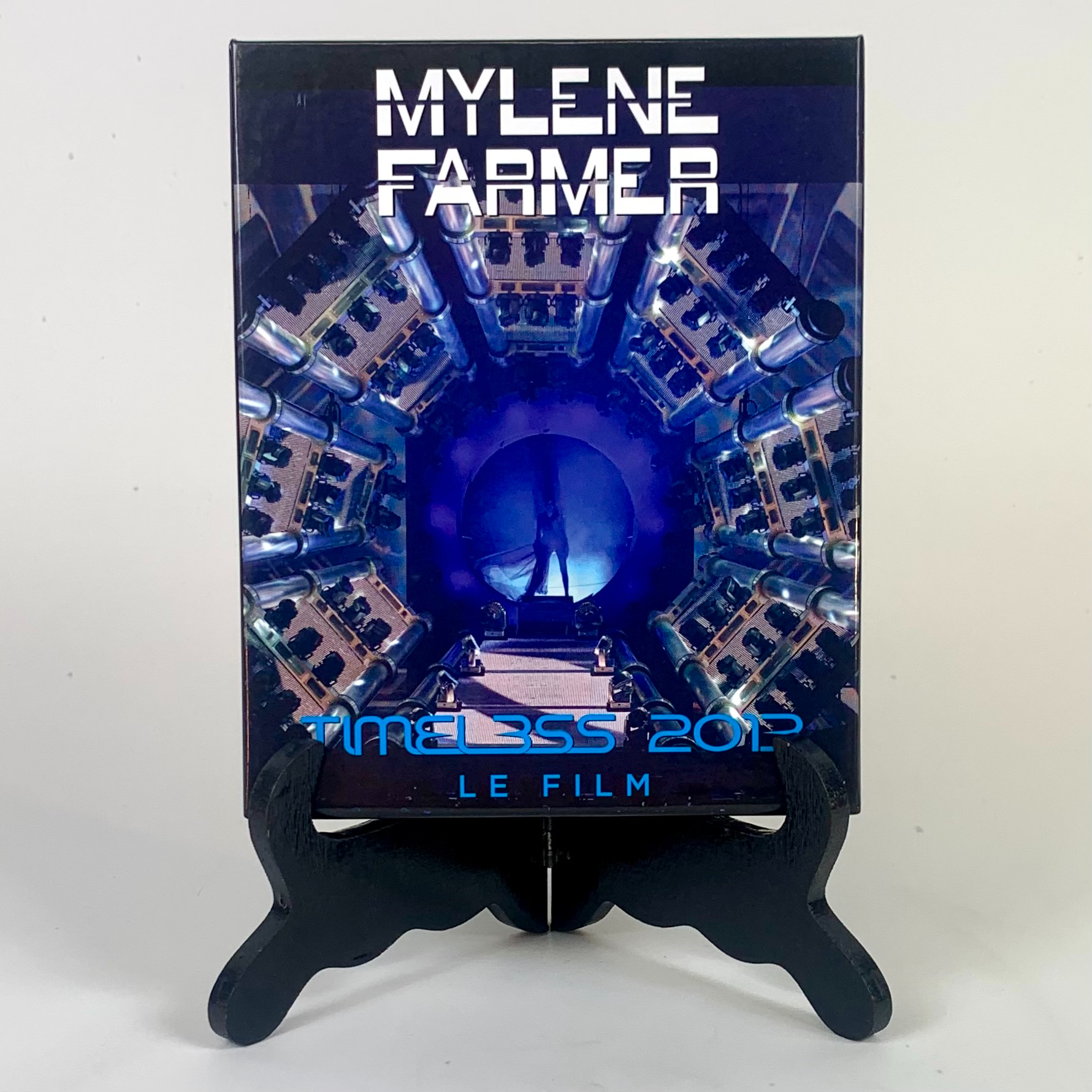 Acheter Coffret Double Blu-ray Mylène Farmer Timeless 2013 - 12,00 € Coffret Double Blu-ray Mylène Farmer Timeless 2013 reconditionné disponible sur Label Emmaüs