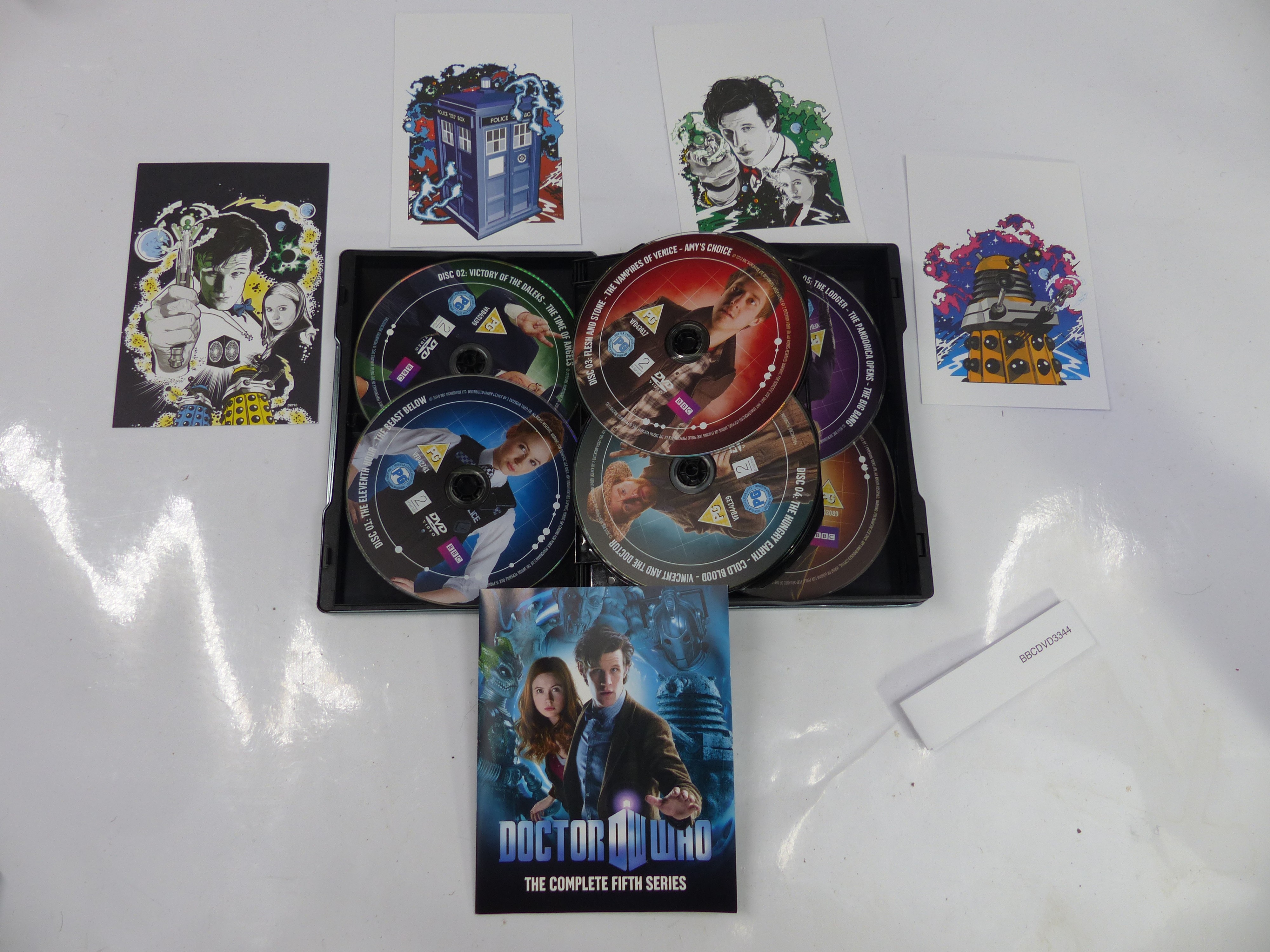 Voir photo 4 de Coffret DVDs Docteur Who saison5 édition limitée version anglaise Coffret DVDs Docteur Who saison5 édition limitée version anglaise Très bon état reconditionné photo 4