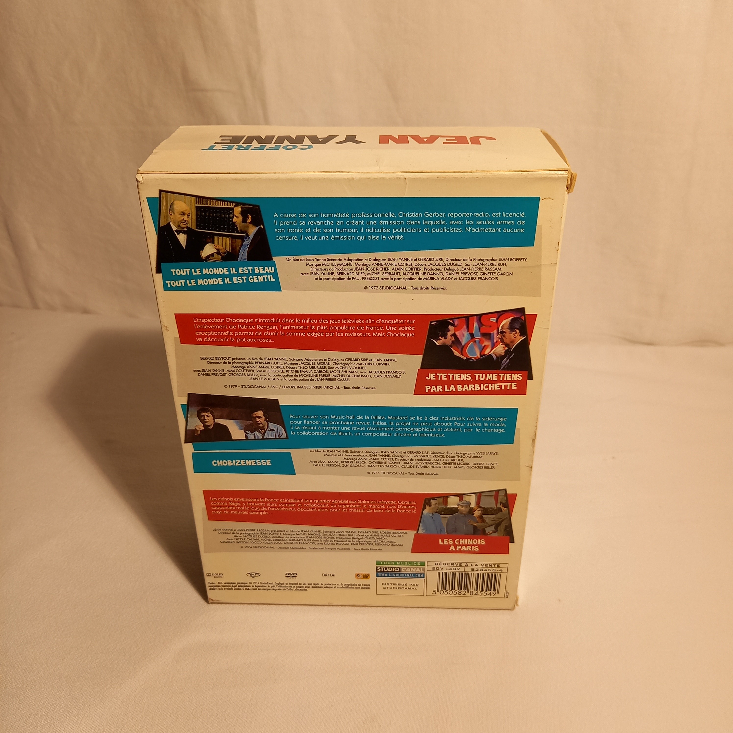 Voir photo 2 de Coffret Jean Yanne - Tout le monde il est beau, tout le monde il est gentil + Les chinois à Paris + Chobizenesse + Je te tiens, tu me tiens par la barbichette Coffret Jean Yanne - Tout le monde il est beau, tout le monde il est gentil + Les chinois à Paris + Chobizenesse + Je te tiens, tu me tiens par la barbichette Bon état reconditionné photo 2