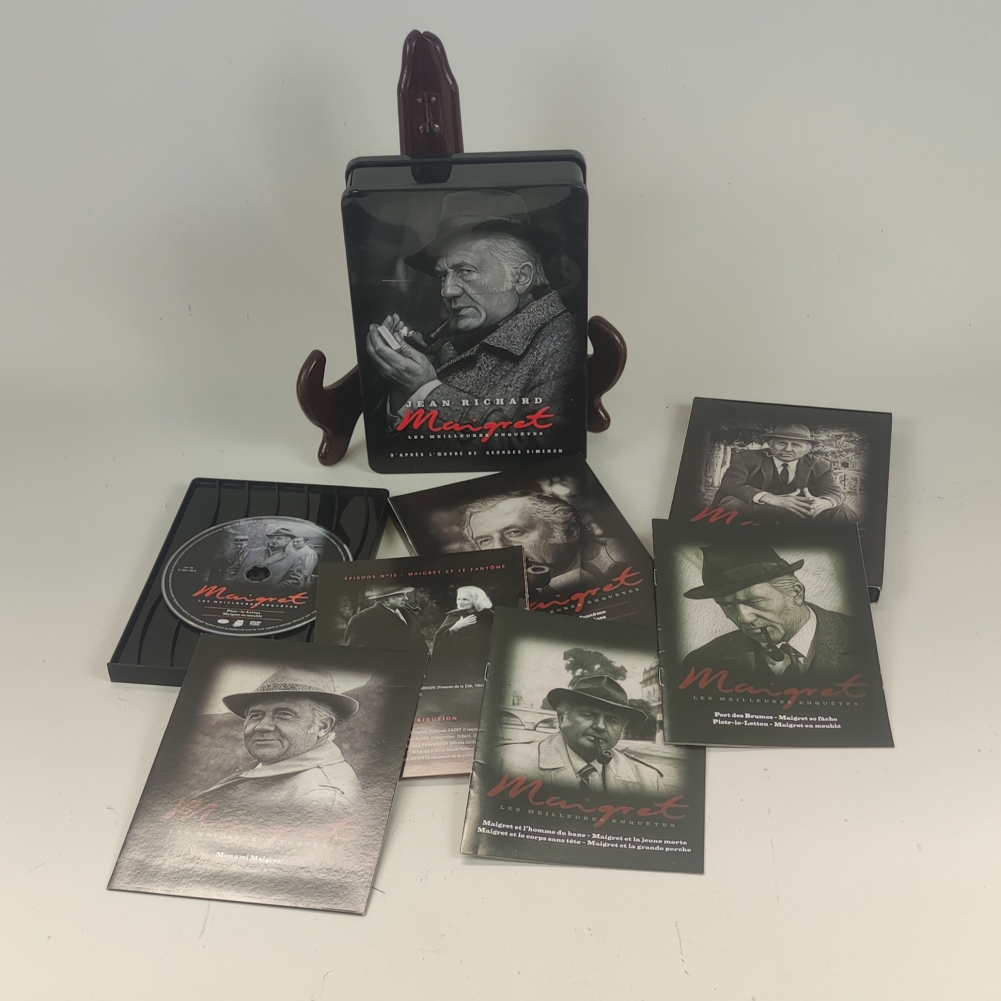 Voir photo 8 de Coffret métal 7 DVD "Maigret les meilleures enquêtes" Saison 2 Coffret métal 7 DVD "Maigret les meilleures enquêtes" Saison 2 Très bon état reconditionné photo 8