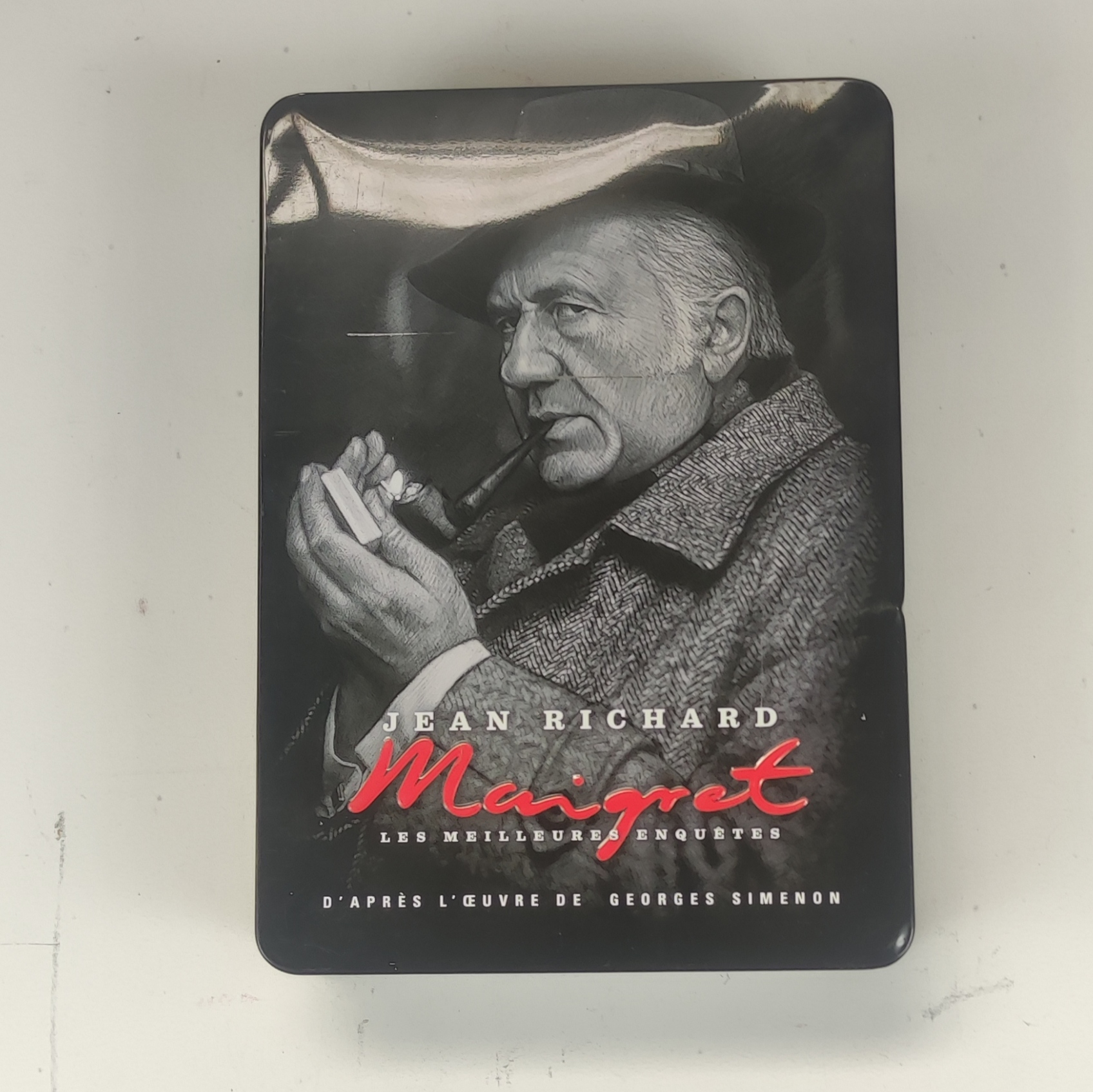 Acheter Coffret métal 7 DVD "Maigret les meilleures enquêtes" Saison 2 Très bon état - 30,00 € Coffret métal 7 DVD "Maigret les meilleures enquêtes" Saison 2 Très bon état reconditionné disponible sur Label Emmaüs