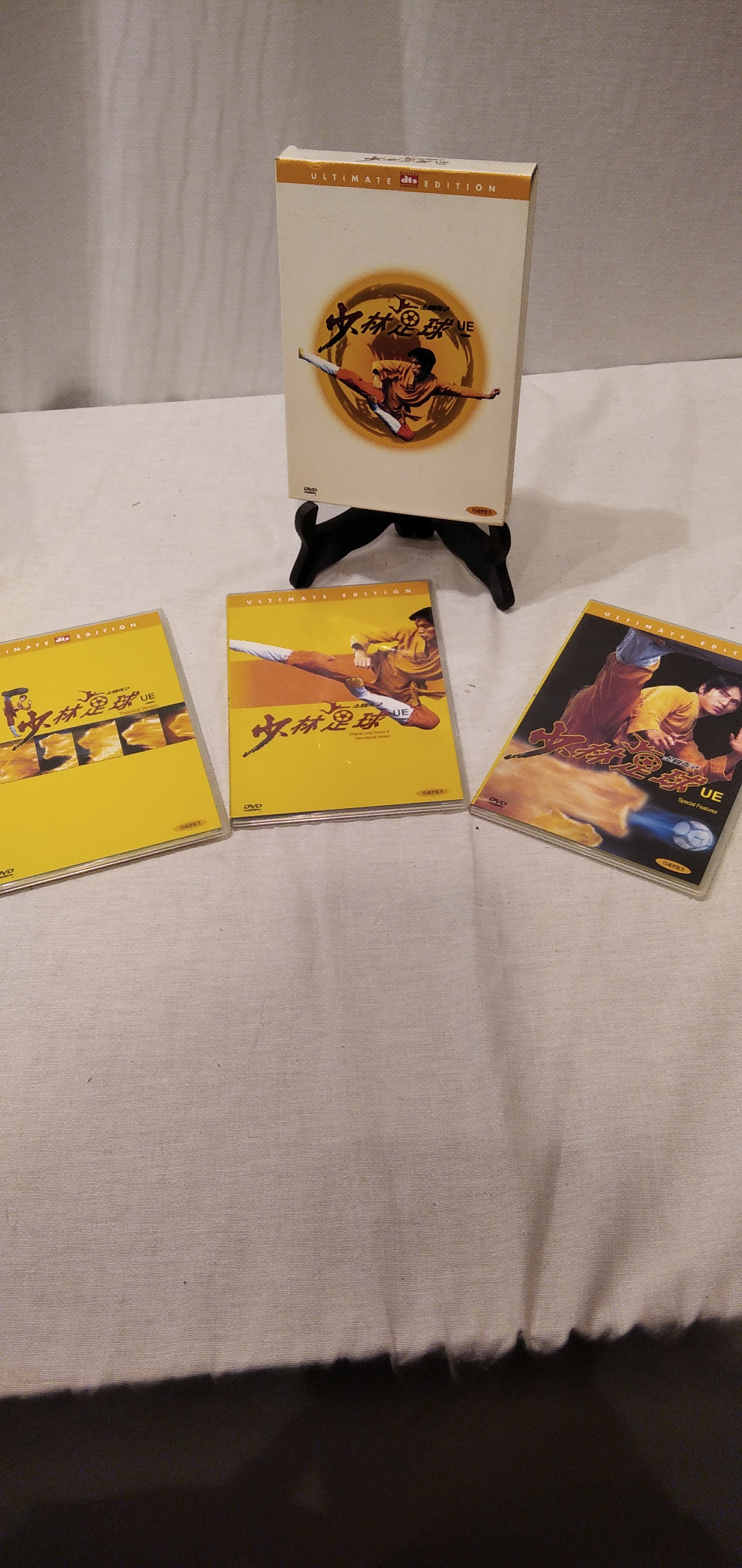 Voir photo 3 de Coffret Shaolin soccer édition coréenne Coffret Shaolin soccer édition coréenne Très bon état reconditionné photo 3