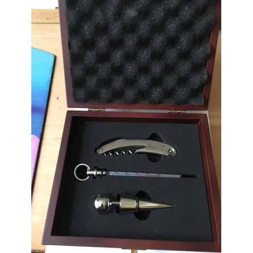 Coffret Sommelier Acessoires Vin 3 Pièces En Bois occasion - 14,99 € Coffret Sommelier Acessoires Vin 3 Pièces En Bois occasion reconditionné disponible sur Rakuten