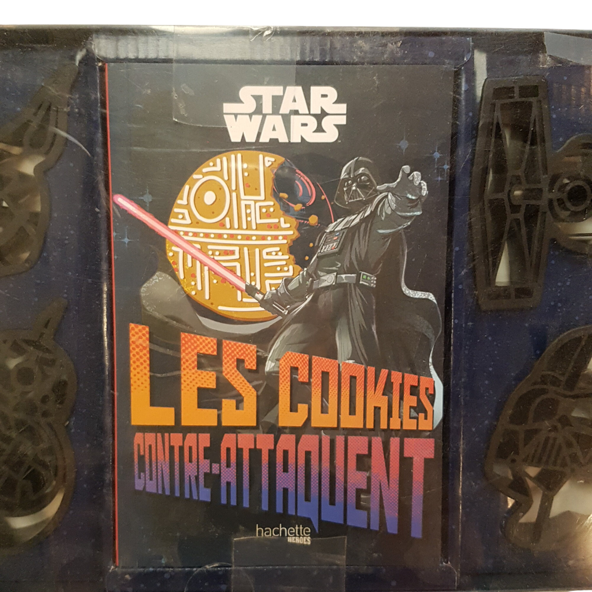 Acheter Coffret Star wars emporte pièce et livre de 25 recettes Bon état - 10,00 € Coffret Star wars emporte pièce et livre de 25 recettes Bon état reconditionné disponible sur Label Emmaüs