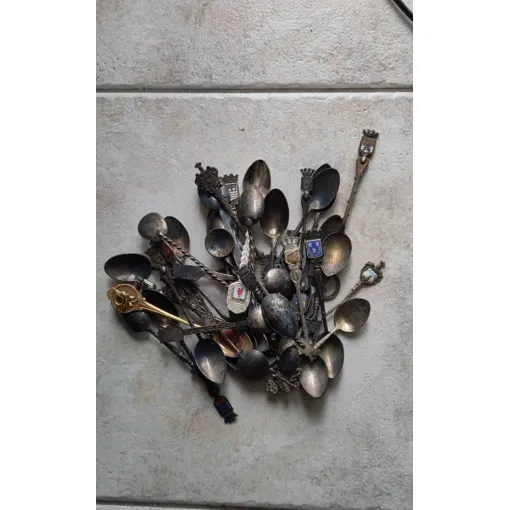 Collection De Cuillères Lot Spoons De Voyages En Argent Et Autres Métaux Blanc Et Or Anciennes Goldies Vintage Souvenirs Bon état - 319,00 € Collection De Cuillères Lot Spoons De Voyages En Argent Et Autres Métaux Blanc Et Or Anciennes Goldies Vintage Souvenirs Bon état reconditionné disponible sur Rakuten