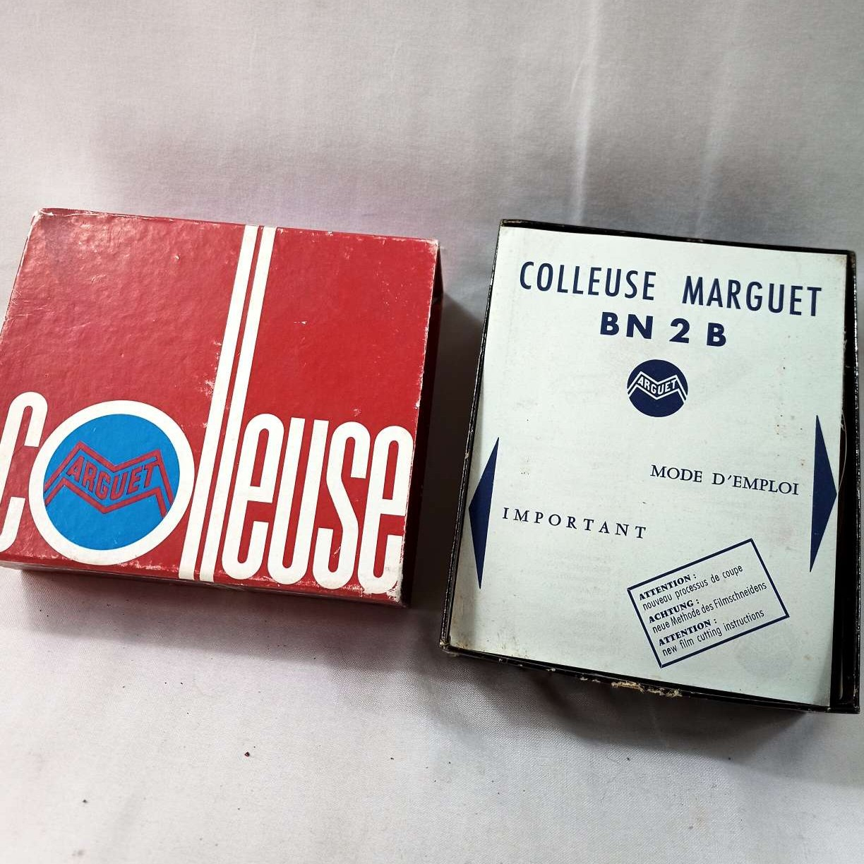 Voir photo 3 de Colleuse Marguet Bn 2 B pour films 8mm et 16mm Colleuse Marguet Bn 2 B pour films 8mm et 16mm Très bon état reconditionné photo 3