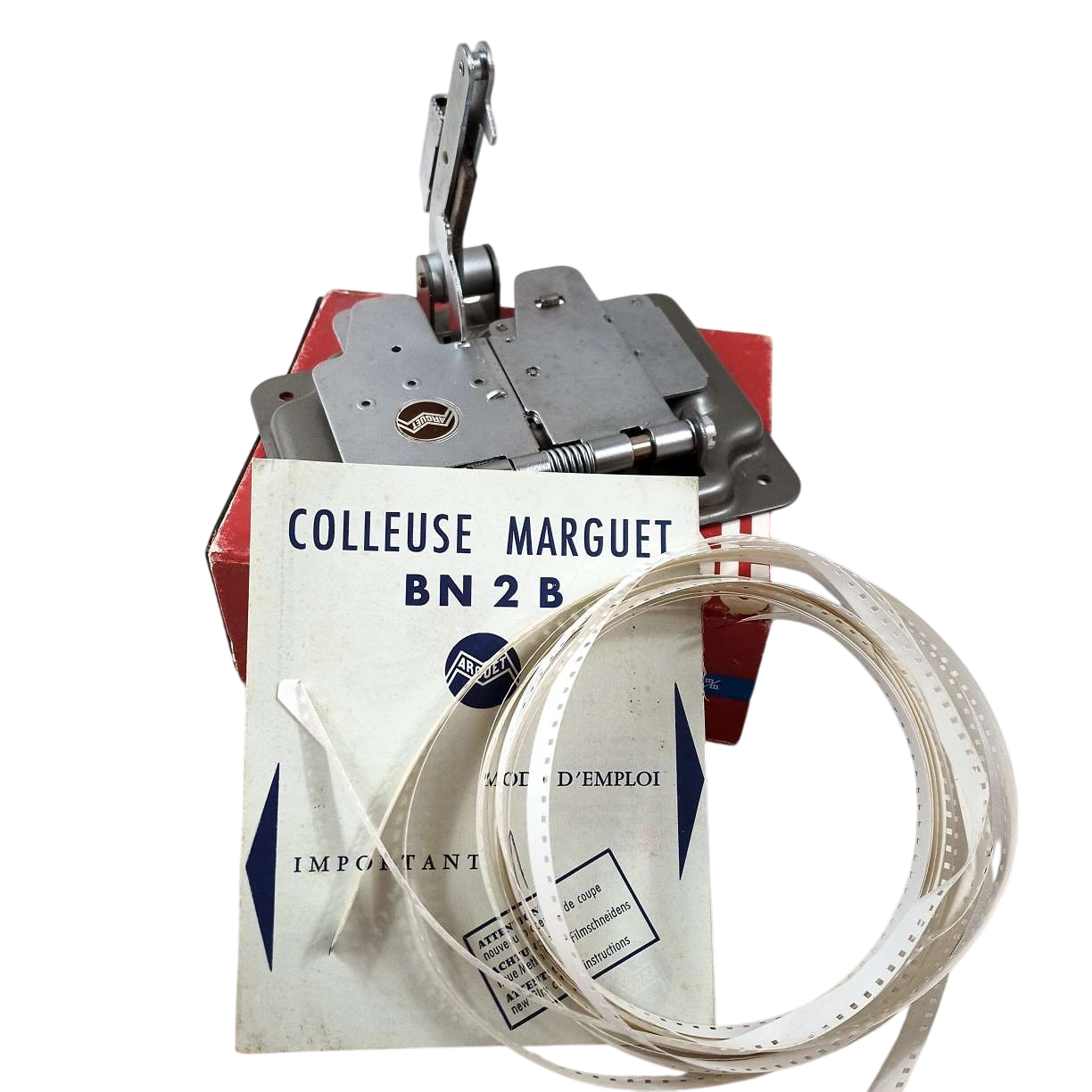 Acheter Colleuse Marguet Bn 2 B pour films 8mm et 16mm Très bon état - 11,50 € Colleuse Marguet Bn 2 B pour films 8mm et 16mm Très bon état reconditionné disponible sur Label Emmaüs