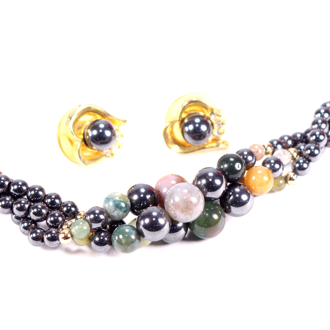 Voir photo 2 de Collier 3 rangs hématite pierres fines avec boucles d'oreilles Collier 3 rangs hématite pierres fines avec boucles d'oreilles Bon état reconditionné photo 2