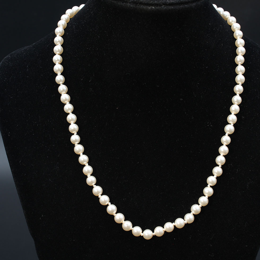 Voir photo 2 de Collier en perles d'imitation Collier en perles d'imitation Très bon état reconditionné photo 2