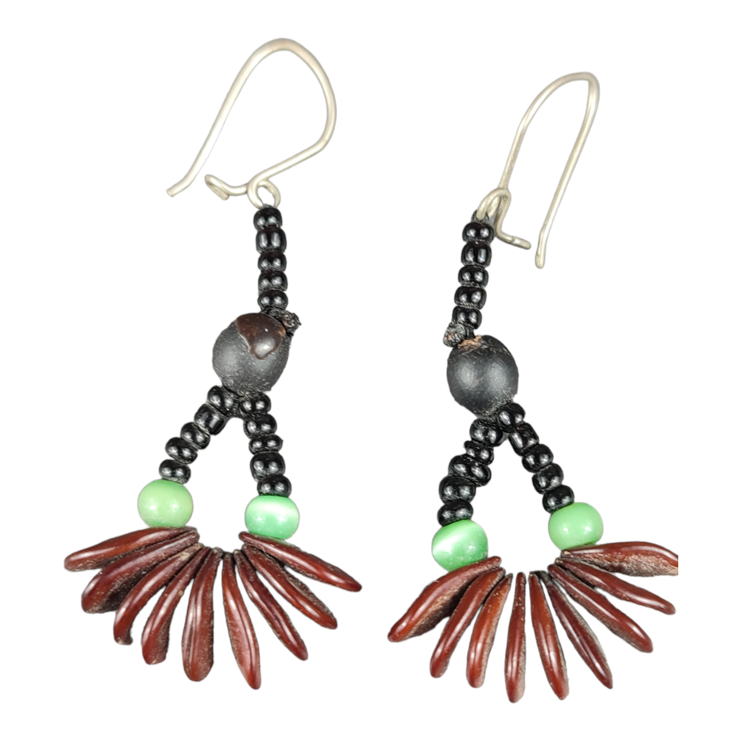 Voir photo 3 de Collier et boucles d'oreilles en graines naturelles Collier et boucles d'oreilles en graines naturelles Bon état reconditionné photo 3
