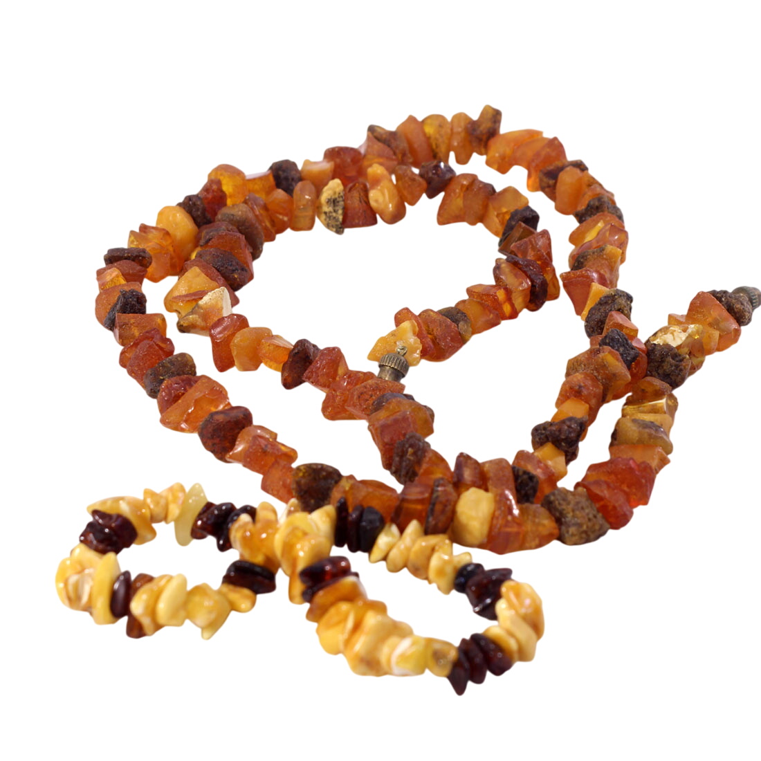 Collier et bracelet ambre ancien Bon état - 45,00 € Collier et bracelet ambre ancien Bon état reconditionné disponible sur Label Emmaüs