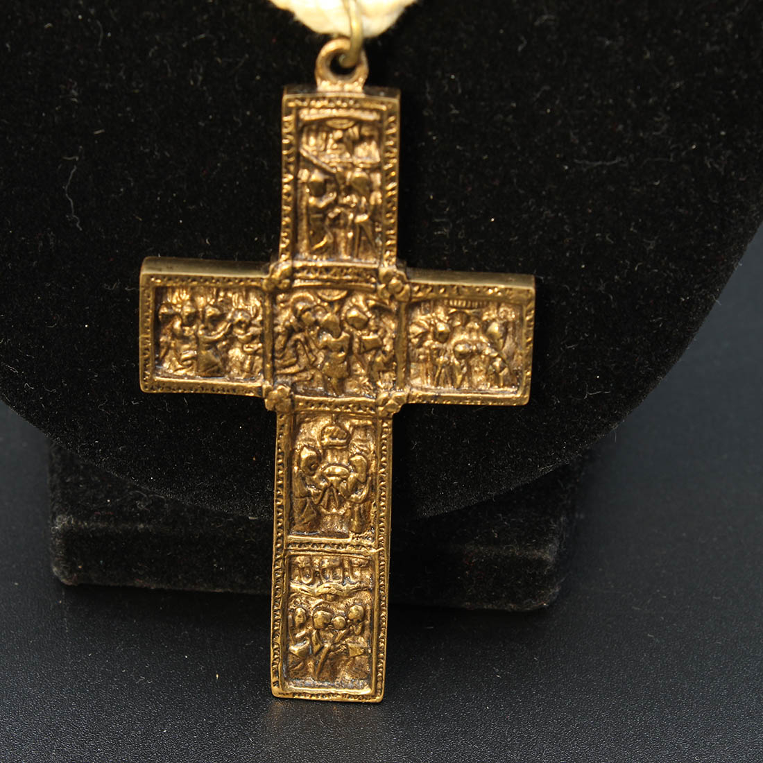 Voir photo 3 de Collier et bracelet croix chrétienne Collier et bracelet croix chrétienne Très bon état reconditionné photo 3