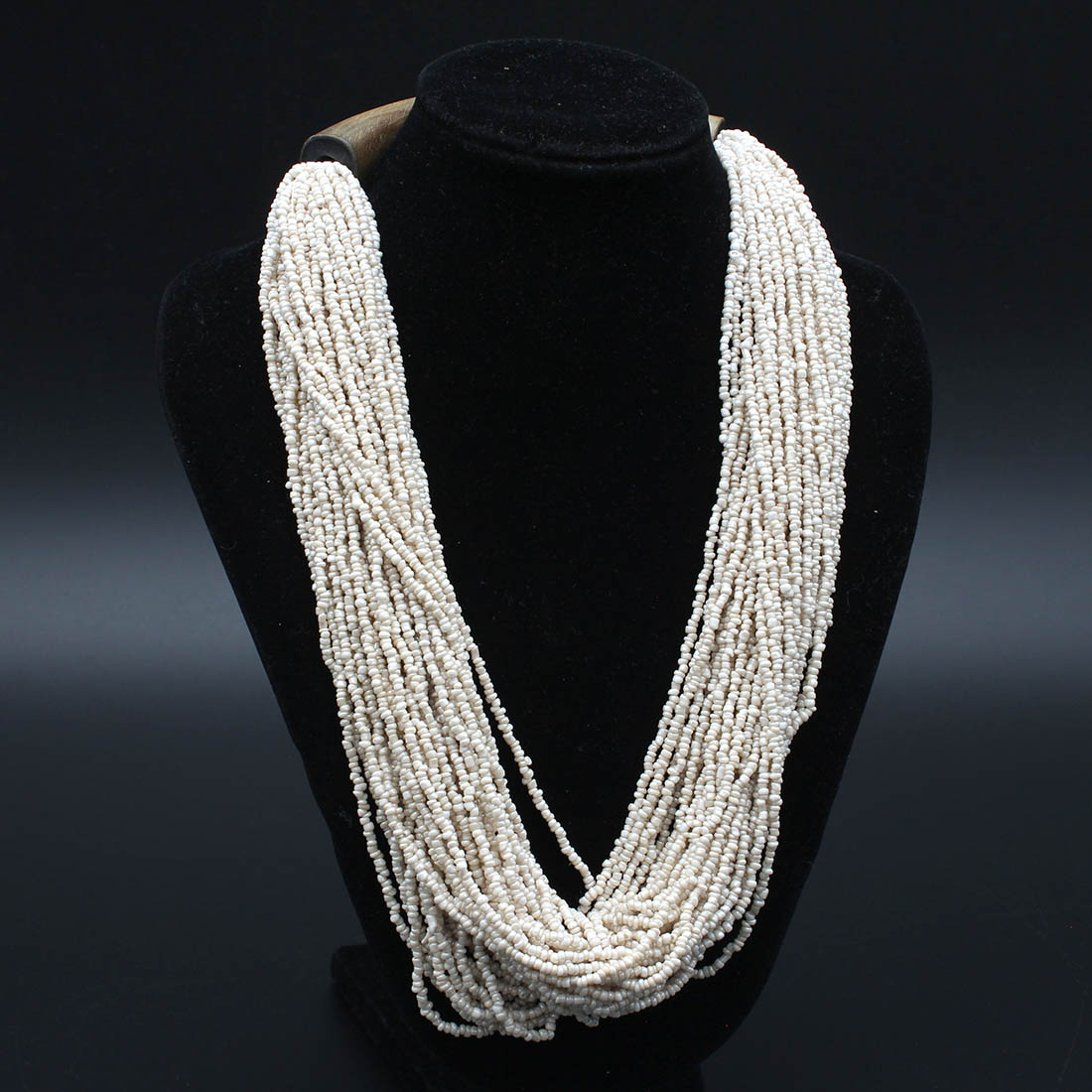 Voir photo 3 de Collier ethnique perles de rocaille Collier ethnique perles de rocaille Très bon état reconditionné photo 3