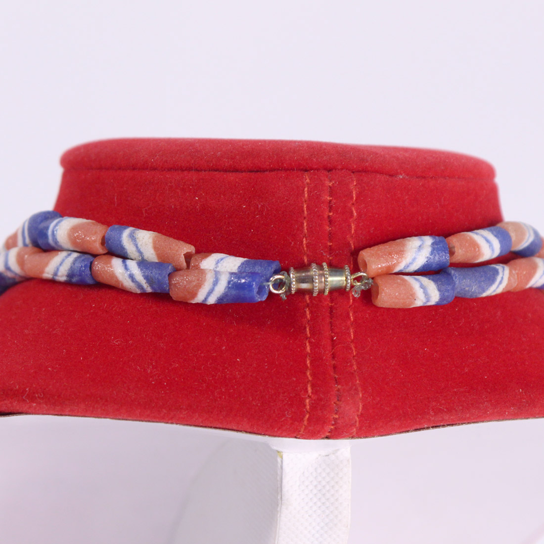 Voir photo 3 de Collier ethnique verre et terre cuite Collier ethnique verre et terre cuite Bon état reconditionné photo 3