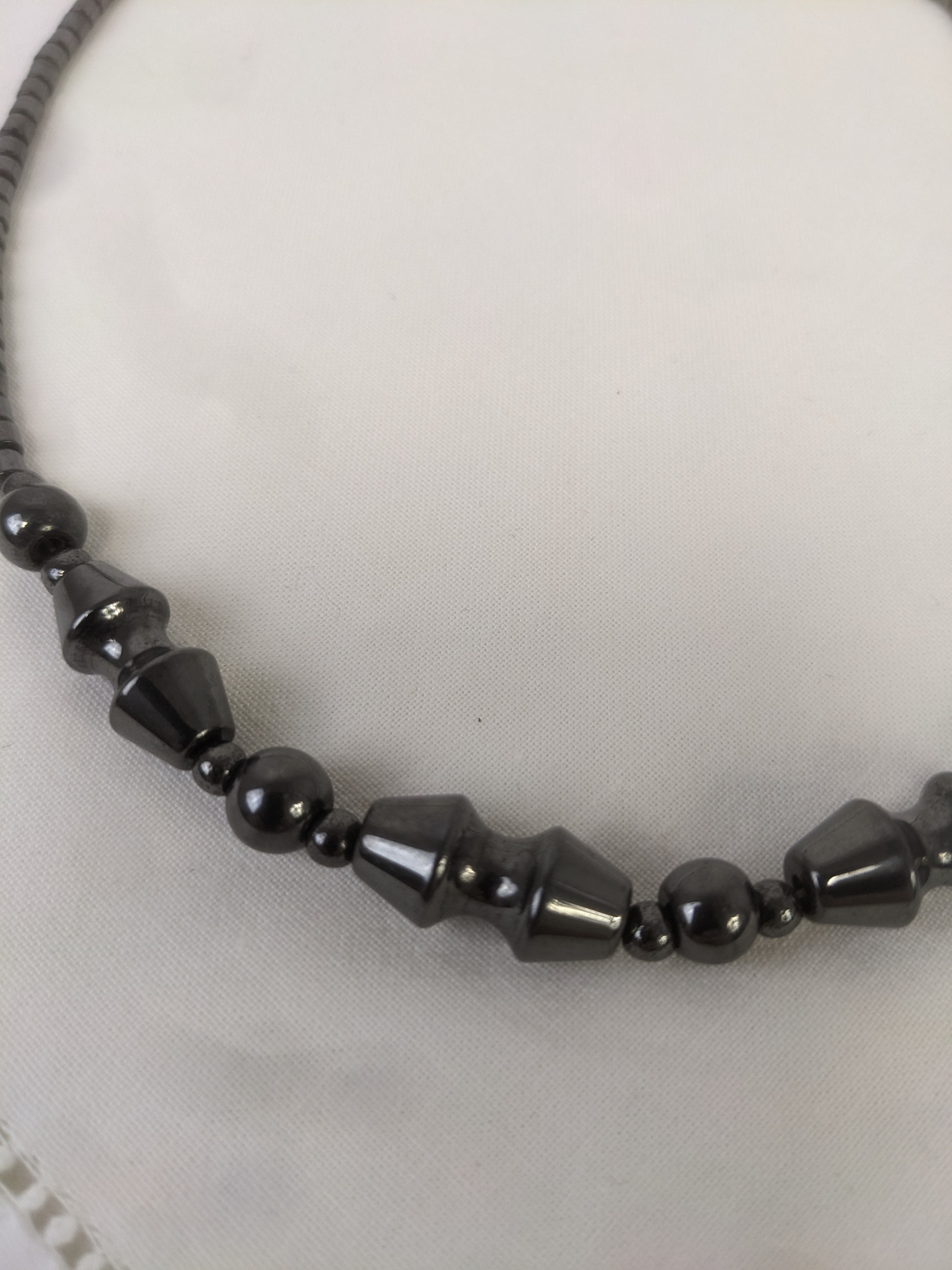 Voir photo 2 de Collier fantaisie femme Collier fantaisie femme Très bon état reconditionné photo 2