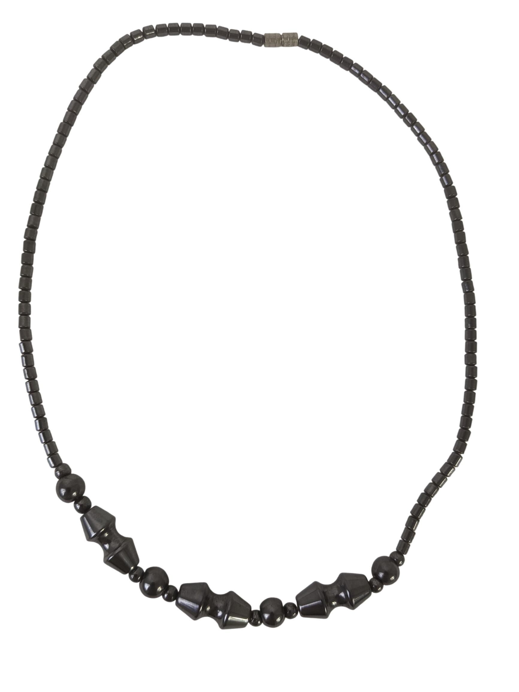Collier fantaisie femme Très bon état - 11,00 € Collier fantaisie femme Très bon état reconditionné disponible sur Label Emmaüs