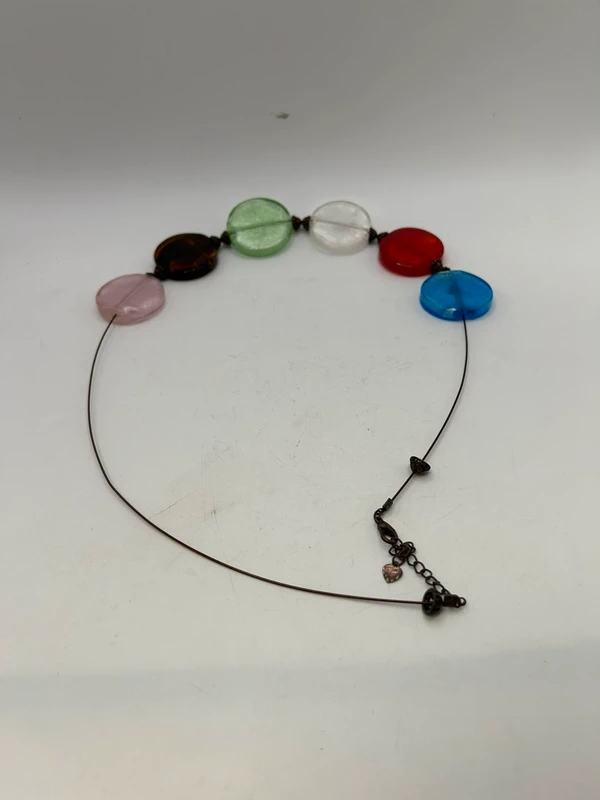 Voir photo 7 de Collier fantaisie perles translucides multicolores bohème graphique 31 cm Collier fantaisie perles translucides multicolores bohème graphique 31 cm Très bon état reconditionné photo 7