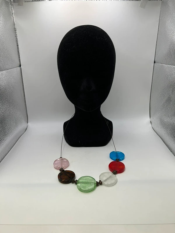 Voir photo 8 de Collier fantaisie perles translucides multicolores bohème graphique 31 cm Collier fantaisie perles translucides multicolores bohème graphique 31 cm Très bon état reconditionné photo 8