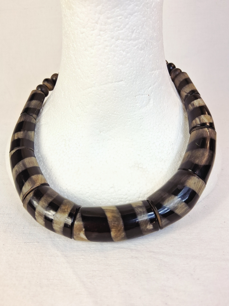 Voir photo 2 de COLLIER COLLIER Très bon état reconditionné photo 2