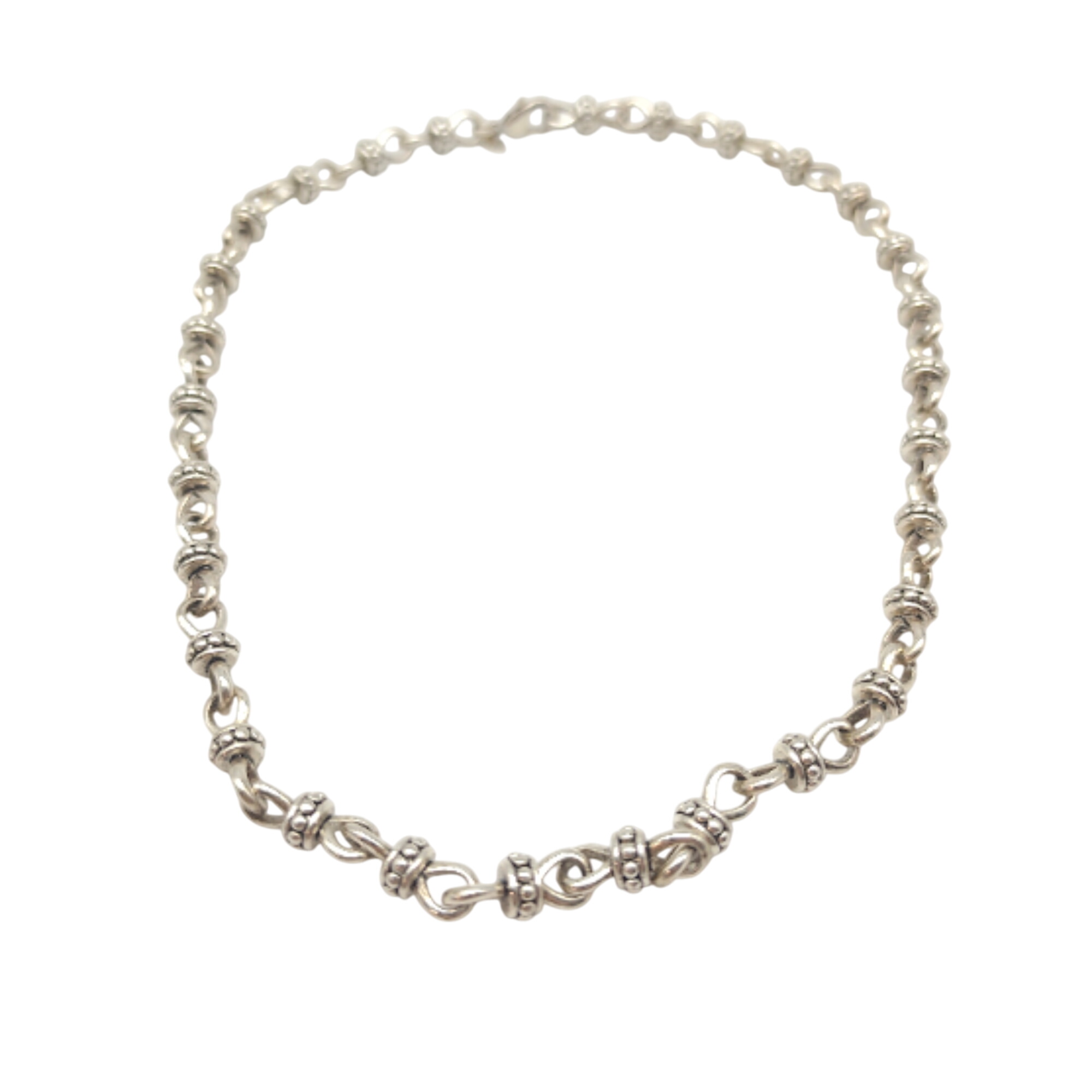 Acheter Collier raz du cou Très bon état - 10,00 € Collier raz du cou Très bon état reconditionné disponible sur Label Emmaüs