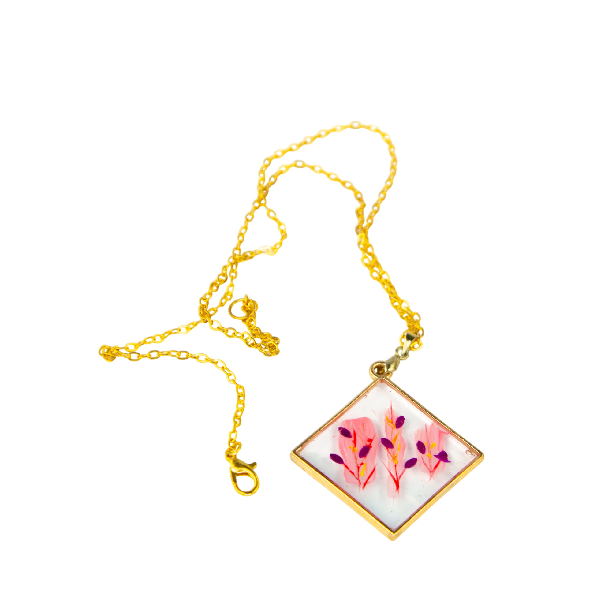 Acheter Collier résine époxy à feuilles roses avec sa chaîne en métal jaune Parfait état - 10,00 € Collier résine époxy à feuilles roses avec sa chaîne en métal jaune Parfait état reconditionné disponible sur Label Emmaüs